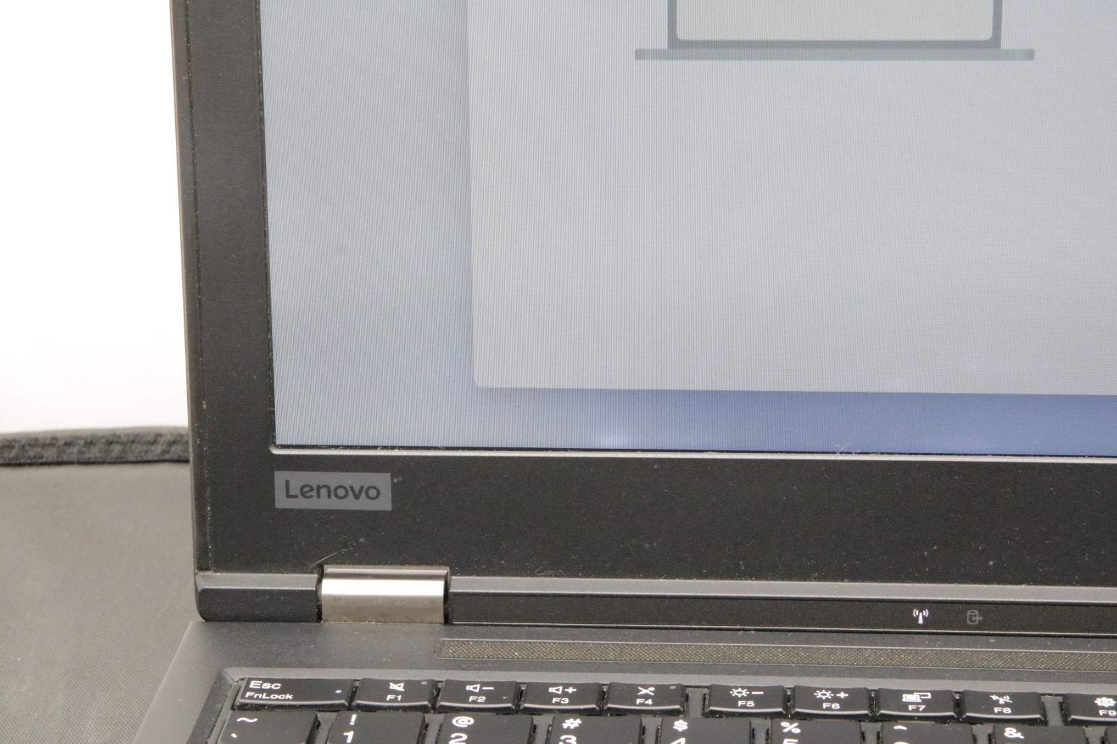 Lenovo ThinkPad P52 – i7-8850H – 16GB, 512GB, Windows 11 +Adapter