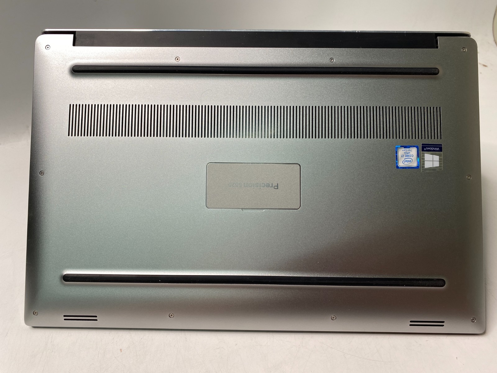 DELL Precision 5520 i7-7820HQ 32GB DDR4 512GB M.2 Quadro M1200 WIN11PRO – Pixels