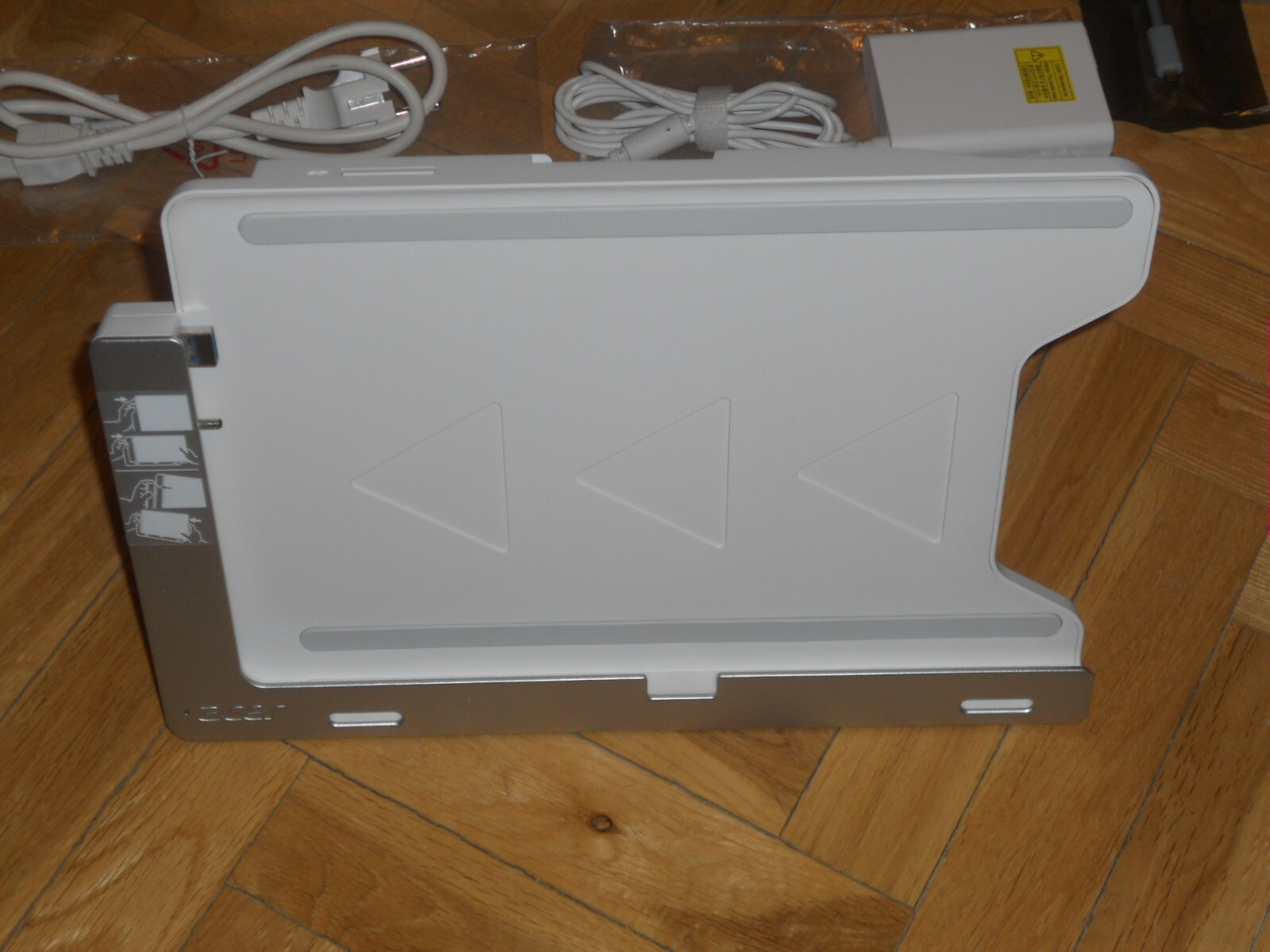 ULTRABOOK ACER TMX313-M-5333Y4G12AS TABLET PC CORE i5+ 4GB RAM+ 120GB. NEW.