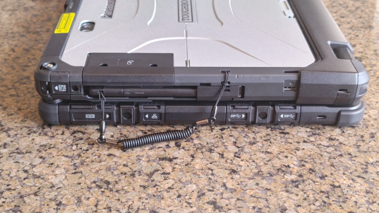 Panasonic Toughbook CF-33 w/ Keyboard – 8GB RAM 1TB SSD i5 7300U Office 2019 Pro