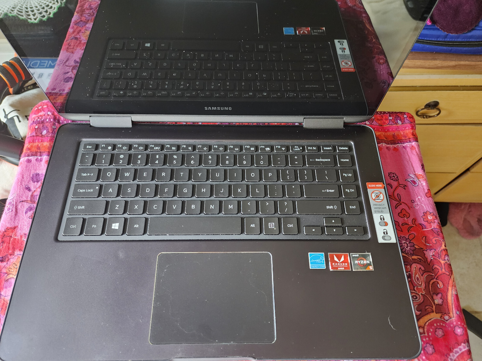 SAMSUNG NOTEBOOK 7 Spin 15.6, AMD Ryzen 5 3500 Radeon Vega Mobile. Windows 11 Ho