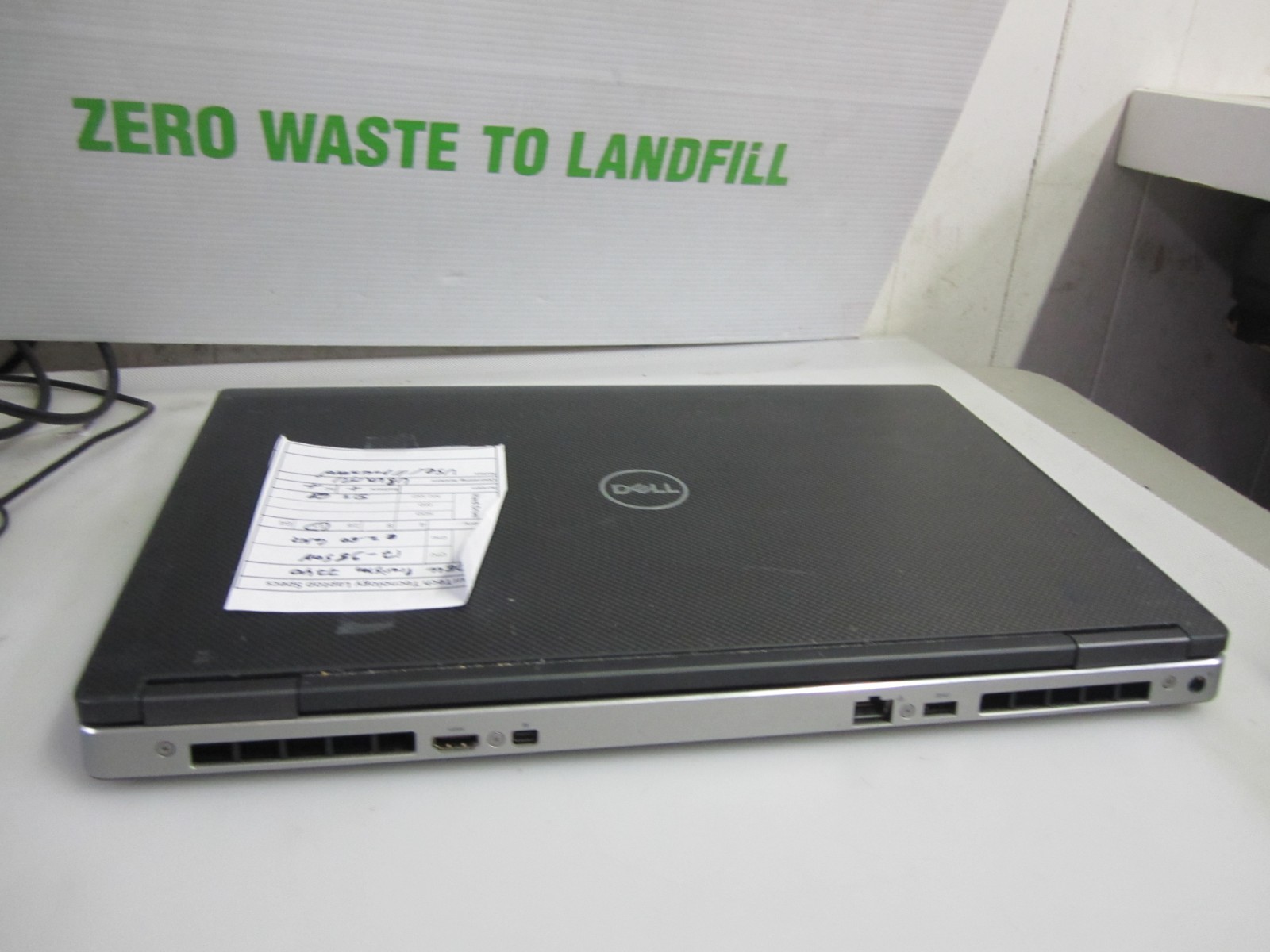 Dell Precision 7740 i7 9850H, 32GB, 2.60GHz 512gb M2SSD UBUNTU LAPTOP + AC