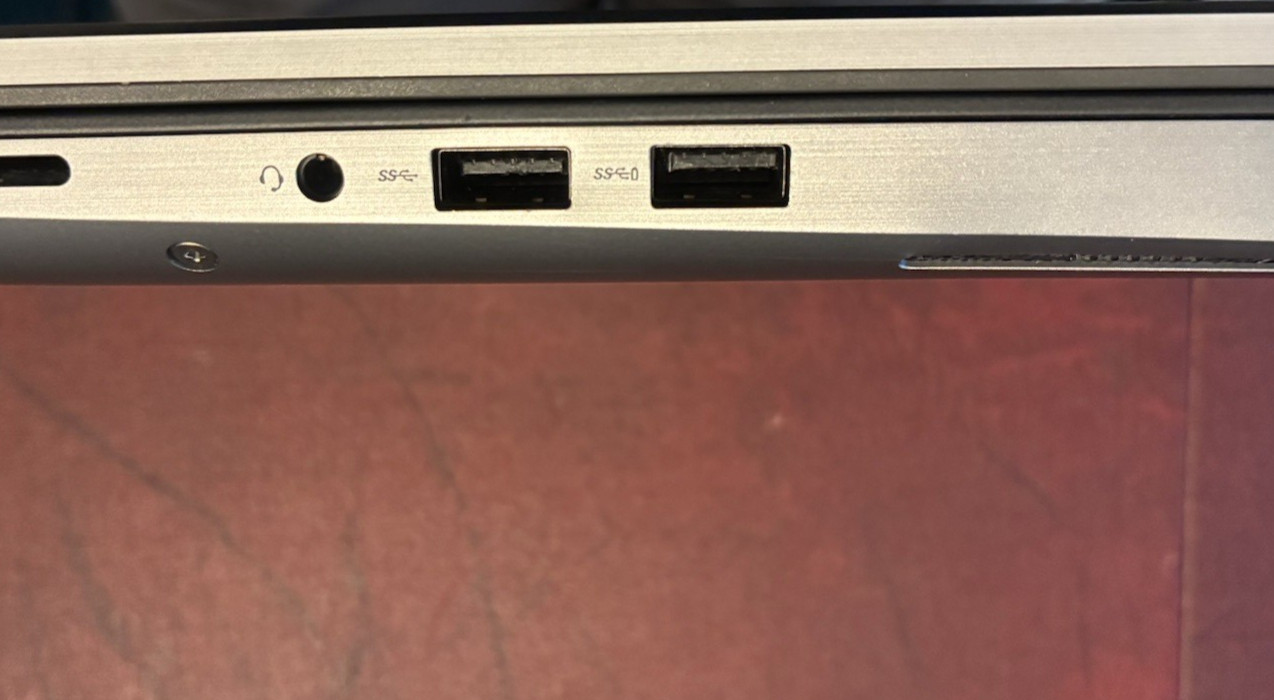 Dell Precision 7550 i7-10850H Quadro T1000 16 GB RAM No SSD Read Description