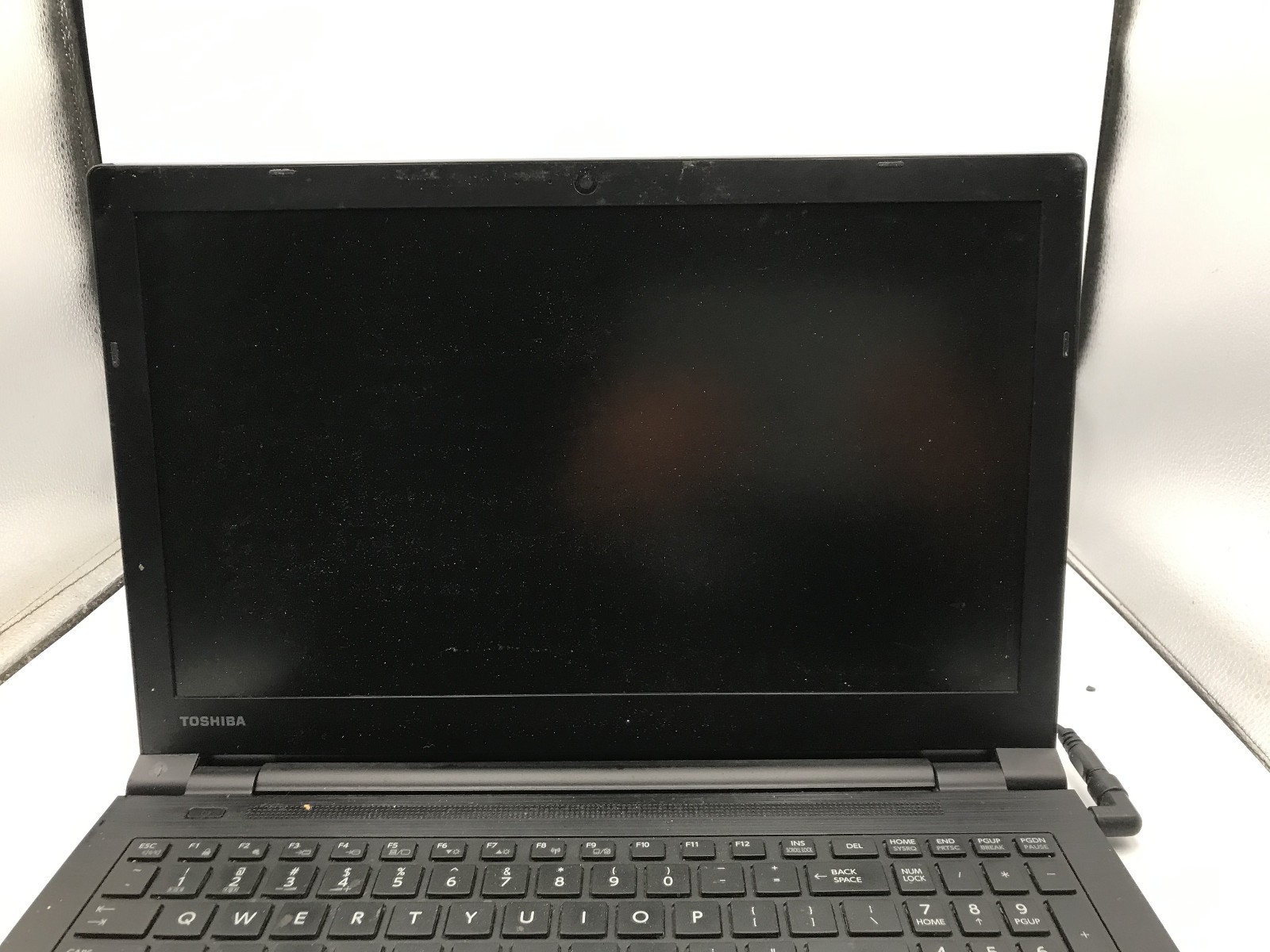 TOSHIBA TECRA C50 D1512 – FOR PARTS/REPAIR – INTEL I5 8TH GEN – NO RAM – READ-BB
