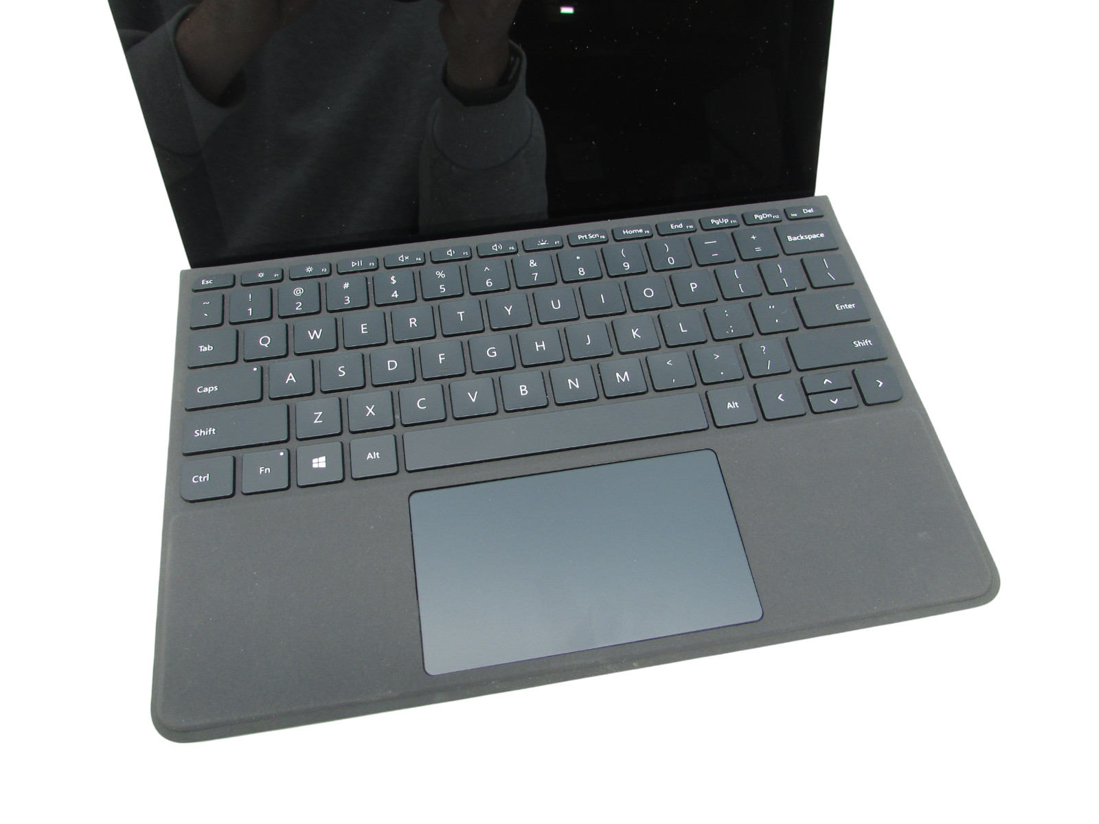 Microsoft Surface Go 1824 Intel Pentium-4415Y 1.6GHz 8GB RAM 128GB HDD No OS/AC