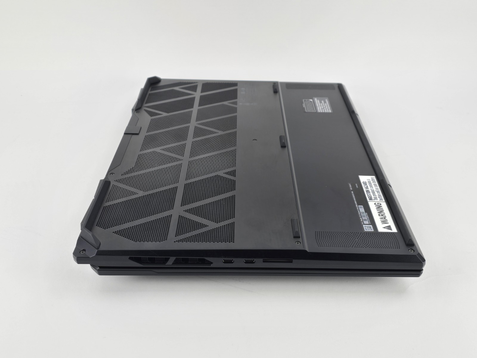 MSI Stealth 18 AI Studio 18″ UHD+ Ultra 9 185H 32GB 1TB RTX 4080 – Used – READ