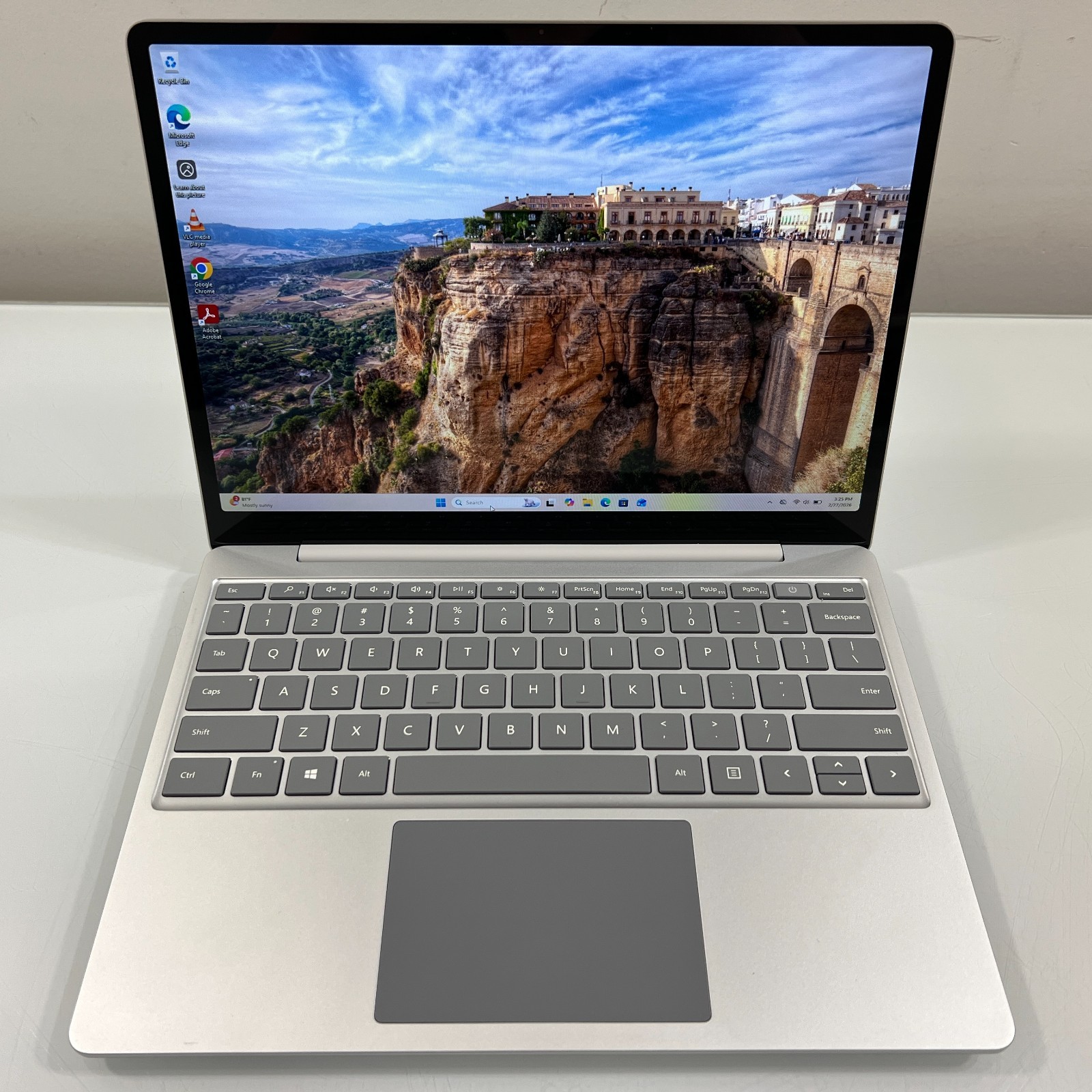 Microsoft Surface Laptop Go 12.4″ Touch i5 10th Gen 8GB RAM 256GB SSD *MINT
