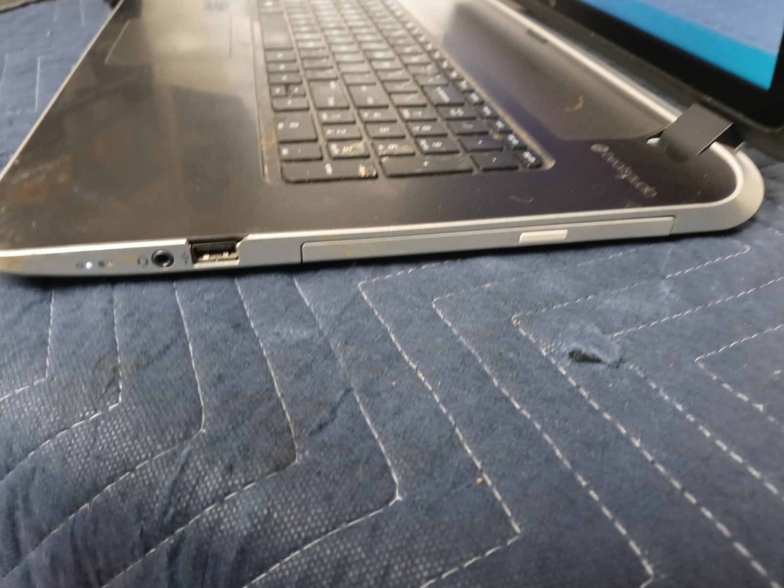 HP Pavilion 17-f233nr AMD A10- 5745m @2.10 GHz/ 8 GB RAM / 1 TB HDD NO OS NO AC