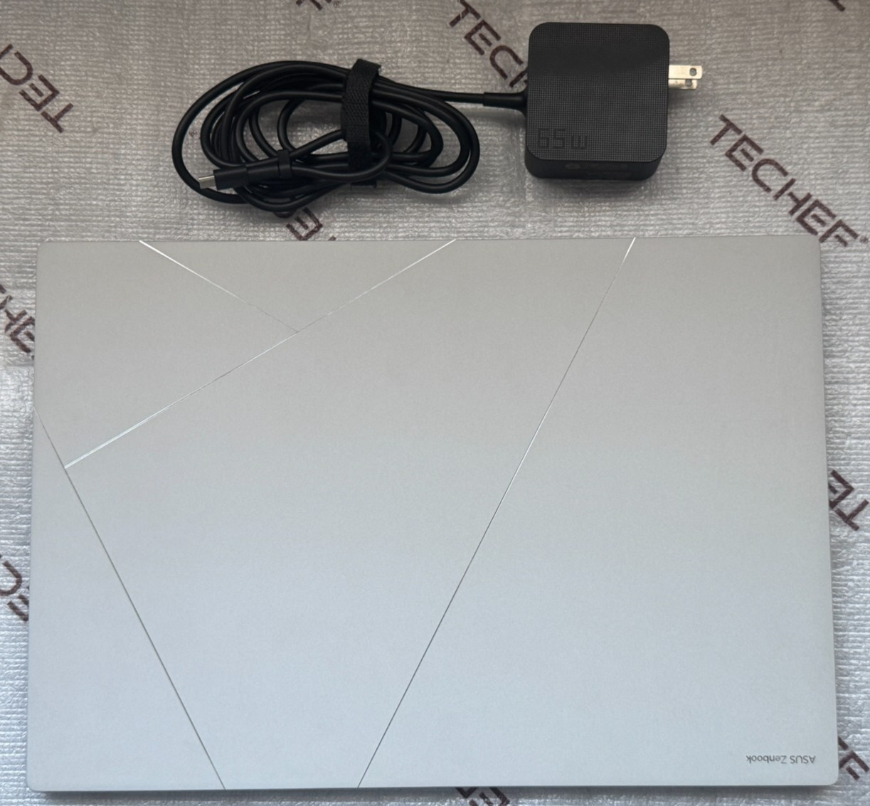 ASUS Zenbook S 16 16″ 3K OLED Touch Laptop Ryzen AI 9 365 24GB RAM 1TB SSD