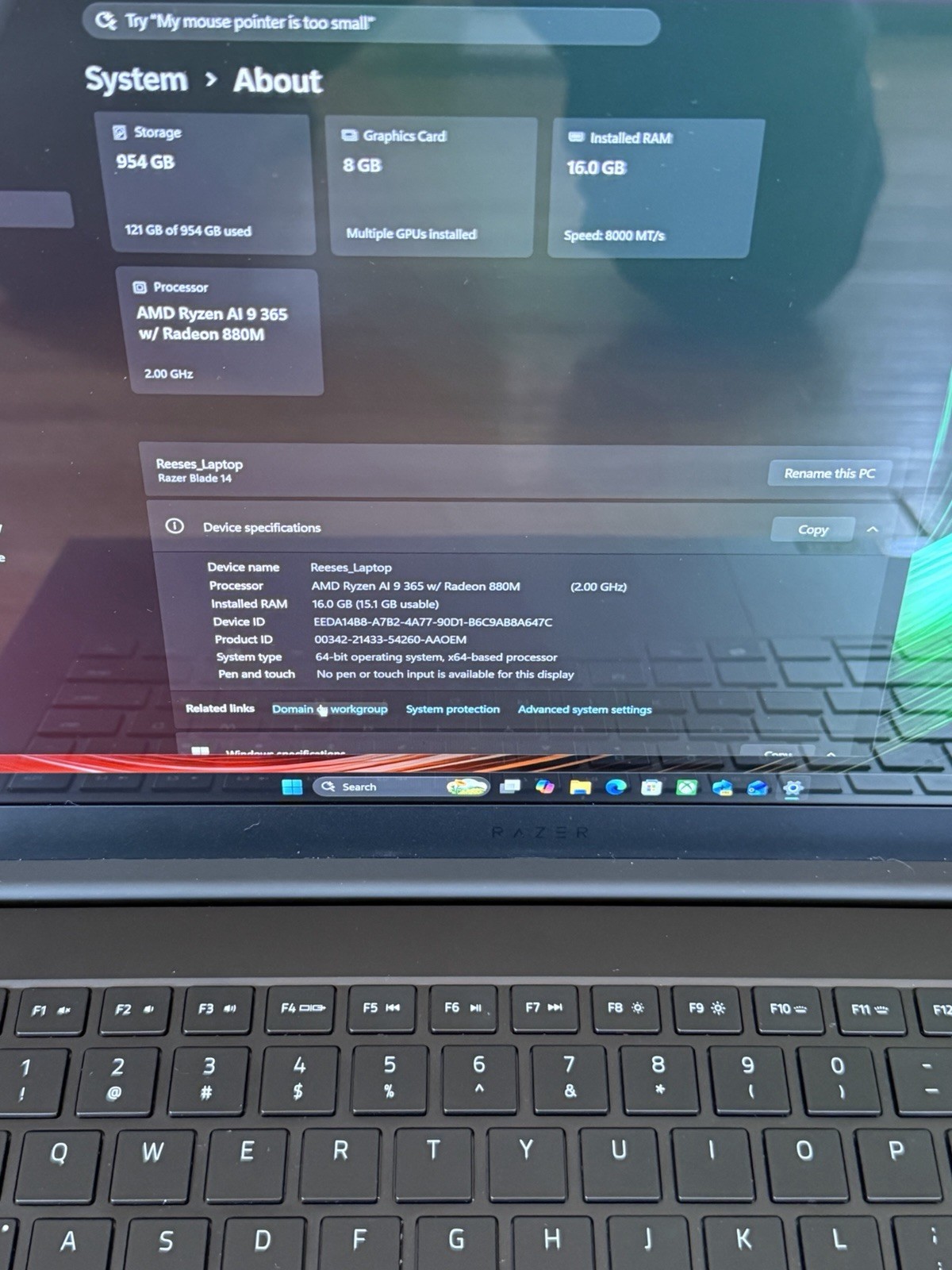 Razer Blade 14 2025 14″ AMD Ryzen AI 9 365 16GB DDR5 1TB SSD RTX 5060 -Open Box