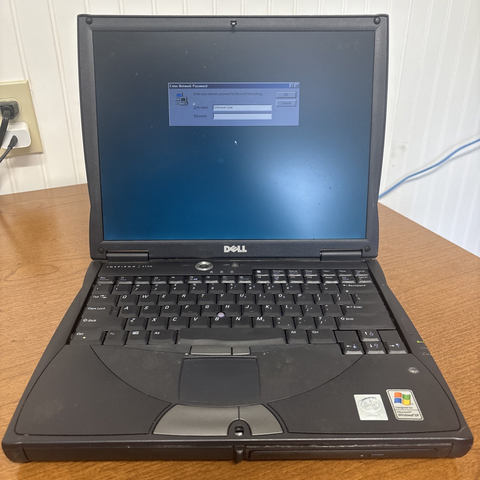 Vintage Dell inspiron 4000 Retro Laptop Windows 98 SE DOS DVD Floppy Serial port