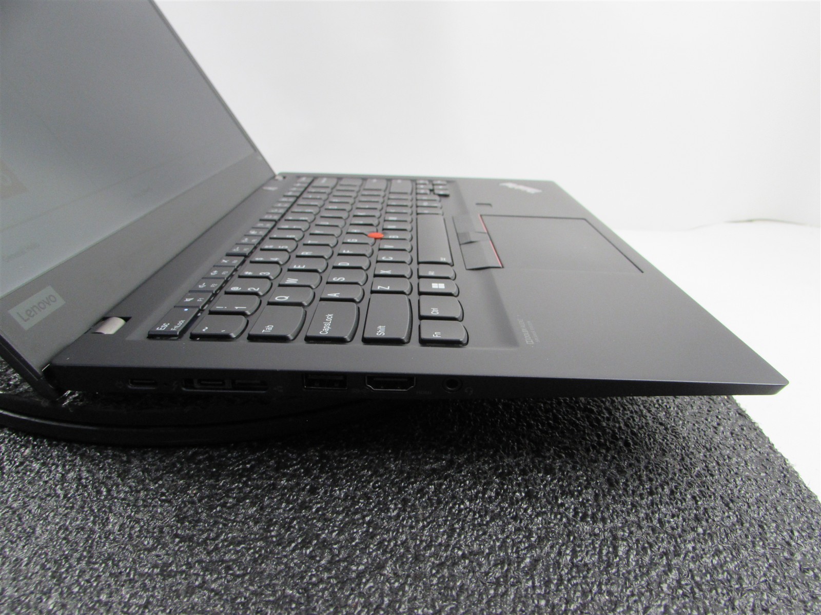 LENOVO THINKPAD T14s (GEN 1) Intel CORE I7-10610U 512GB SSD 32GB RAM NO O.S