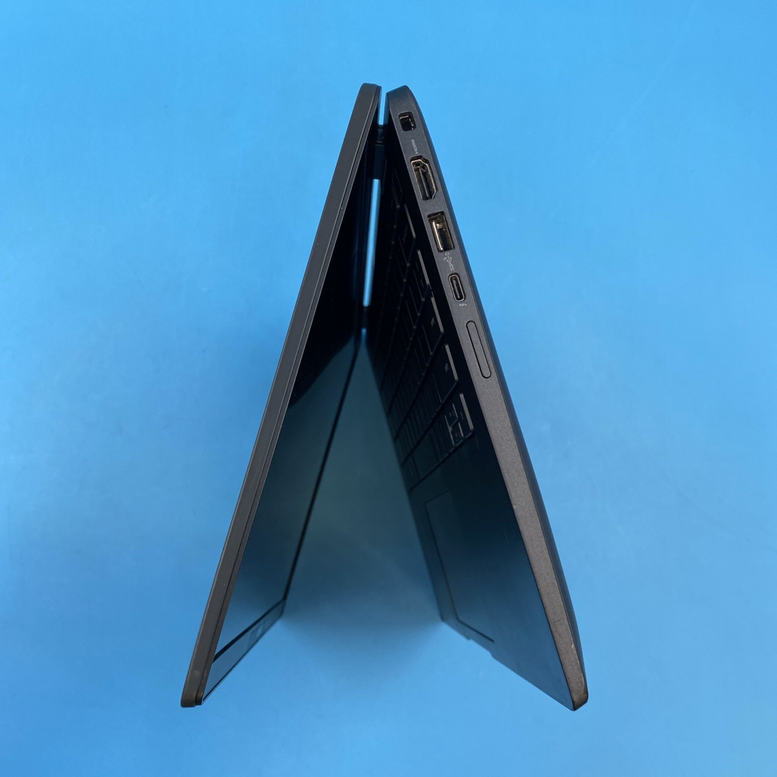 Latitude 7430 | i5-1240P | 16GB RAM | 256GB SSD | NO OS | 68% BATTERY