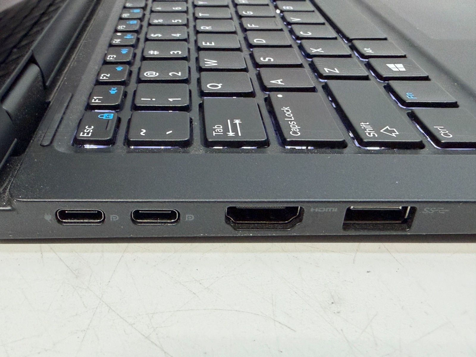 Dell Latitude 7389 i7-7600U 16GB RAM 256GB M.2 Win11 Home w/AC chipped corner