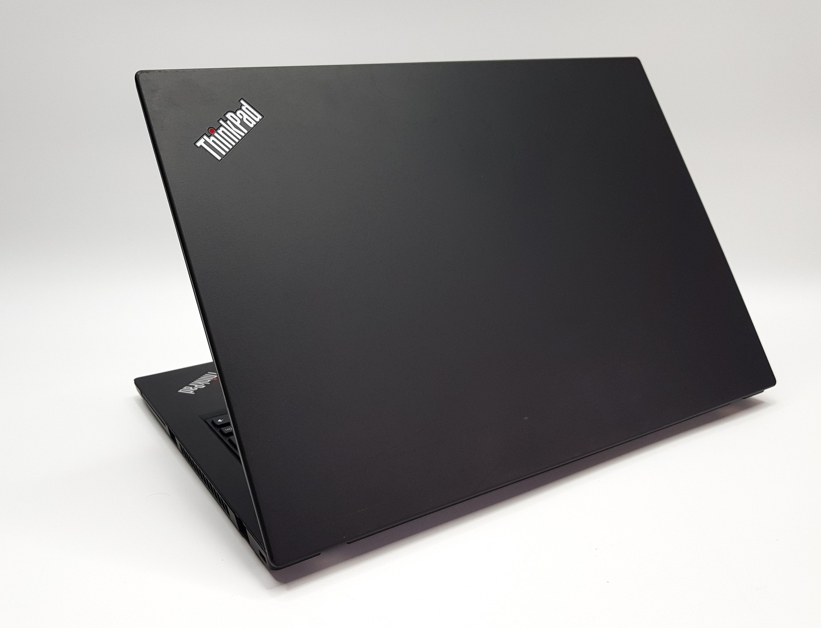 Lenovo ThinkPad T490s 14″ FHD i5-8365U 16GB RAM 256GB SSD Win11Pro Touch Laptop
