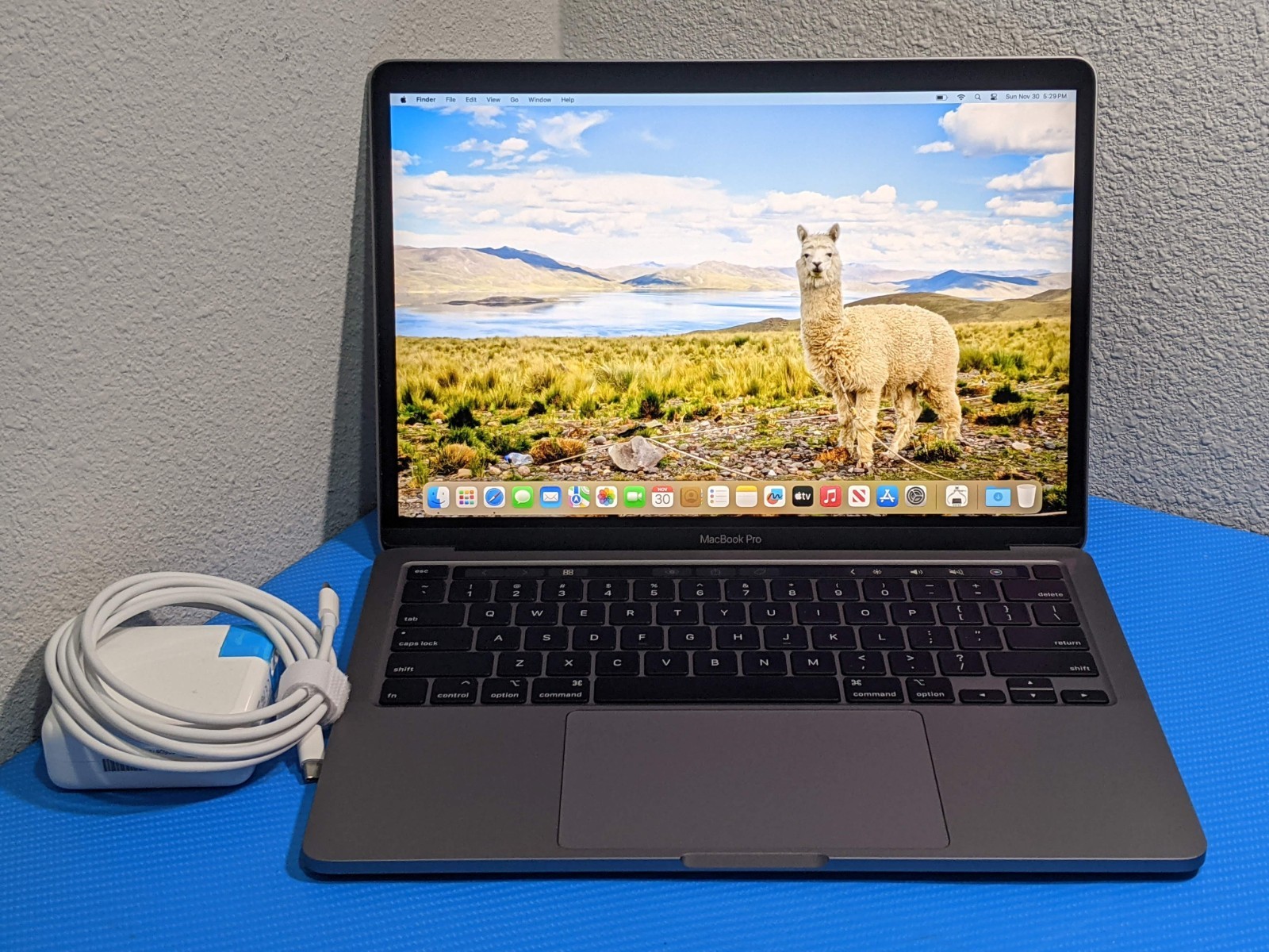 Apple MacBook Pro 13″ (2020) A2251 i5-1038NG7 2GHz 16GB 512GB SSD Sequoia +PA