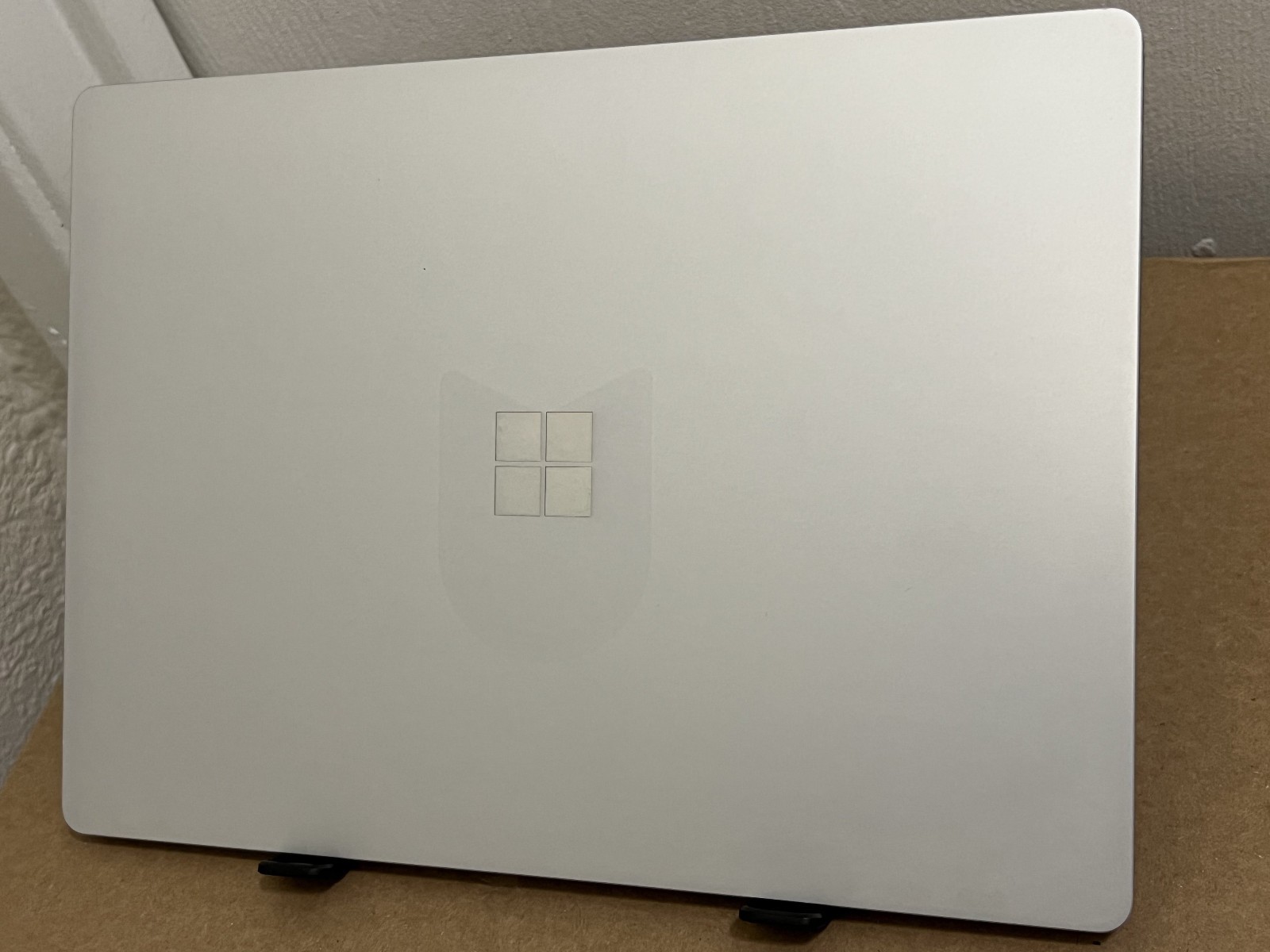 Microsoft Surface Laptop 2 (Intel Core i7-7660U, 16GB RAM, 512GB) Platinum – SEE