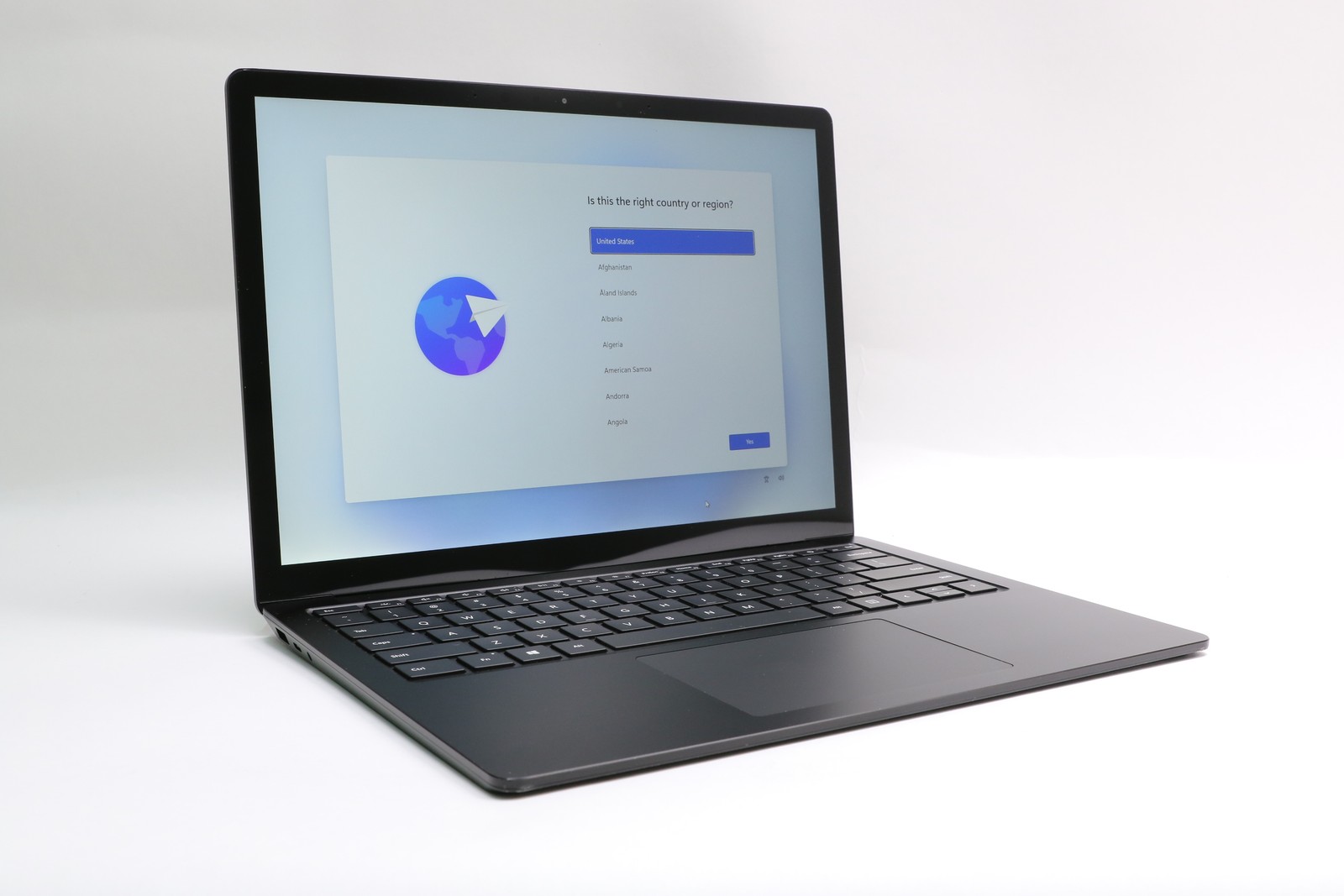 READ! 13.5″ Microsoft Surface Laptop 3, i7-1065G7, 16GB, 1TB, Touch