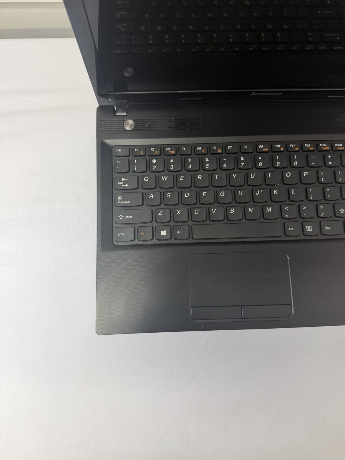 Lenovo Ideapad N585 Laptop – Good Screen – AMD E1-1200 – Read Des