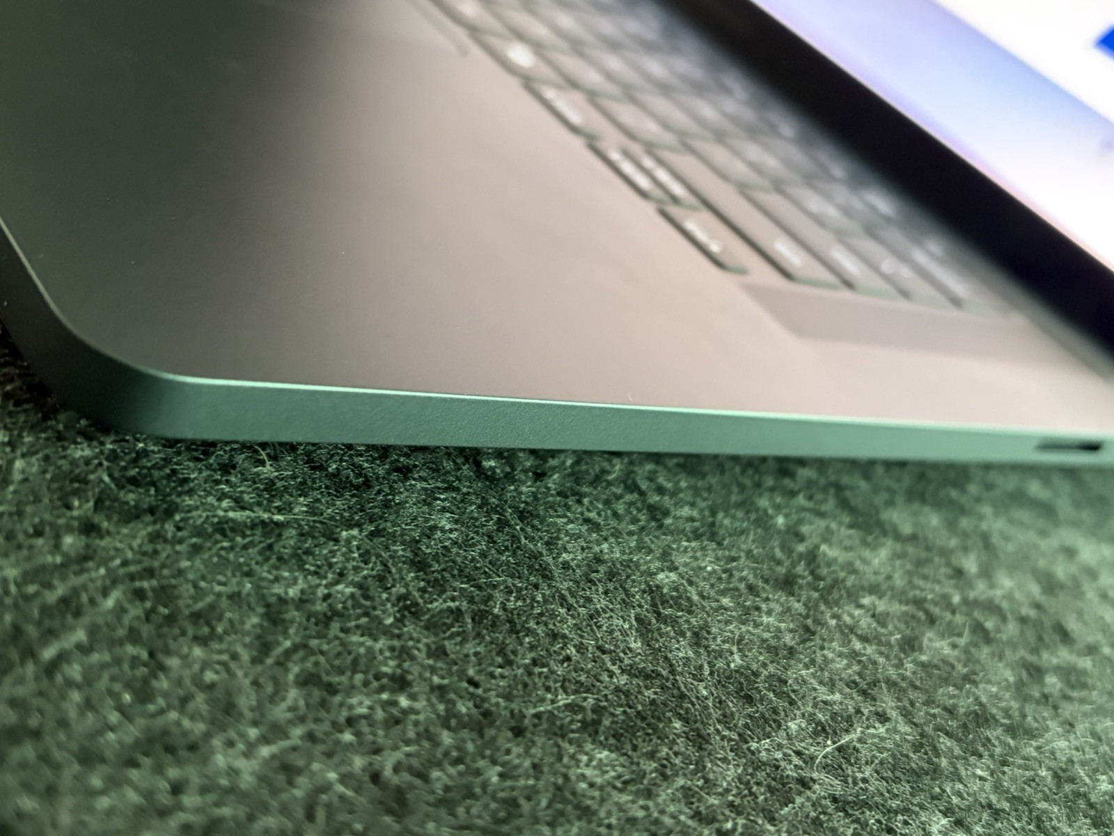 Samsung Galaxy Book 6 Ultra 16 (32GB, RTX 5060, 1TB SSD)