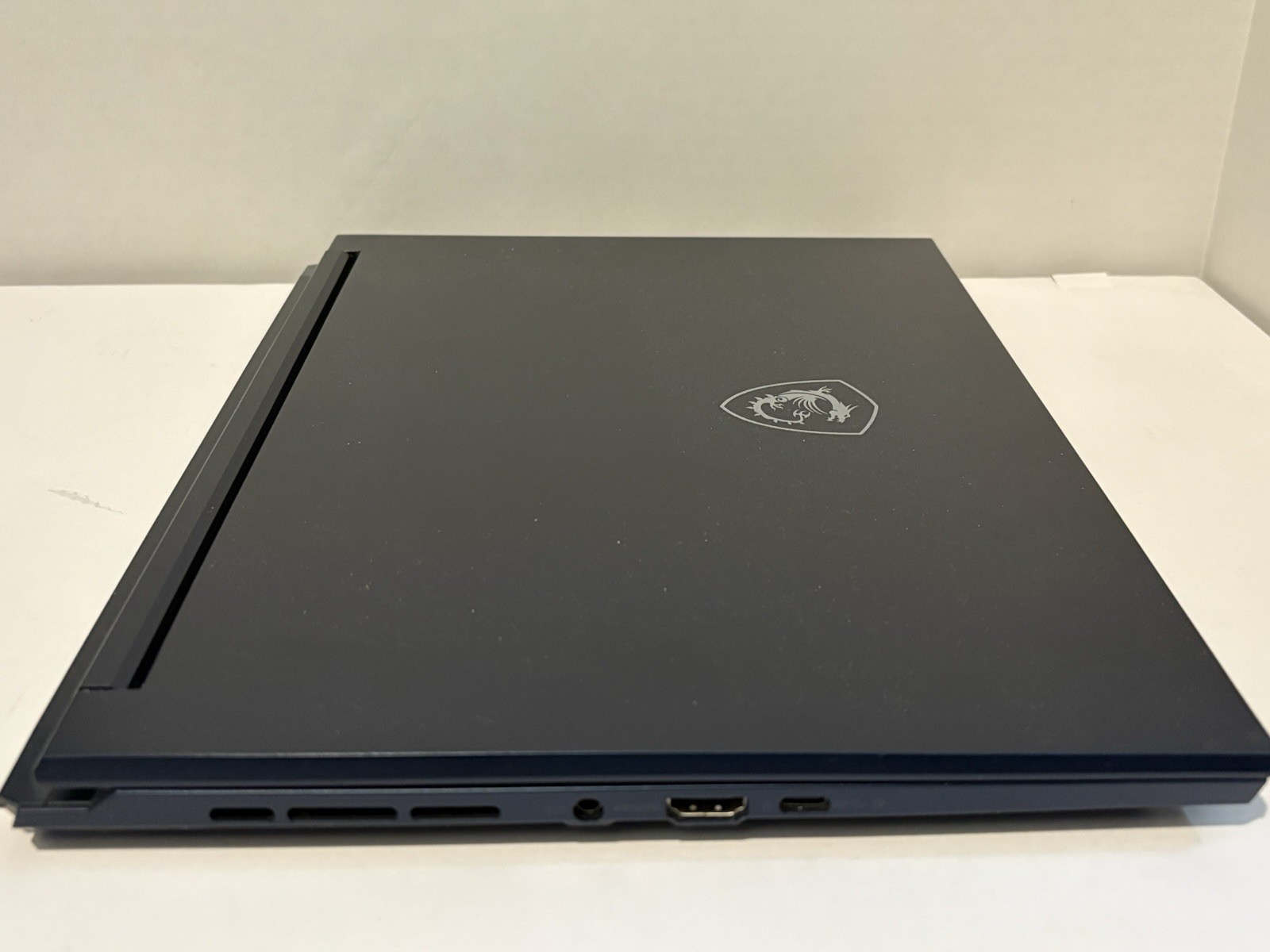 Stealth 14 Studio A13V Mg-Al Fingerprint Proof Gaming Laptop