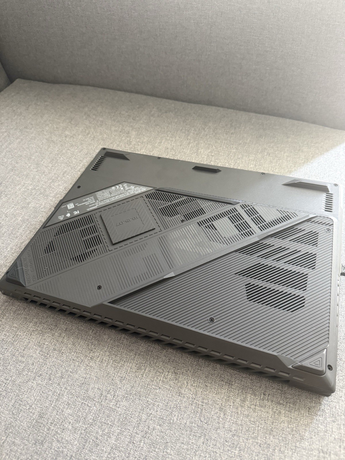 ASUS ROG Strix G614FR 16in Ryzen 9 32GB 1TB SSD Win11 GeForce RTX 5070 Ti