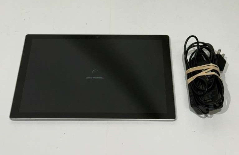 Microsoft Surface Pro FJT-00001 128GB, Wi-Fi, i5, 4GB RAM 12.3″ Silver Tablet