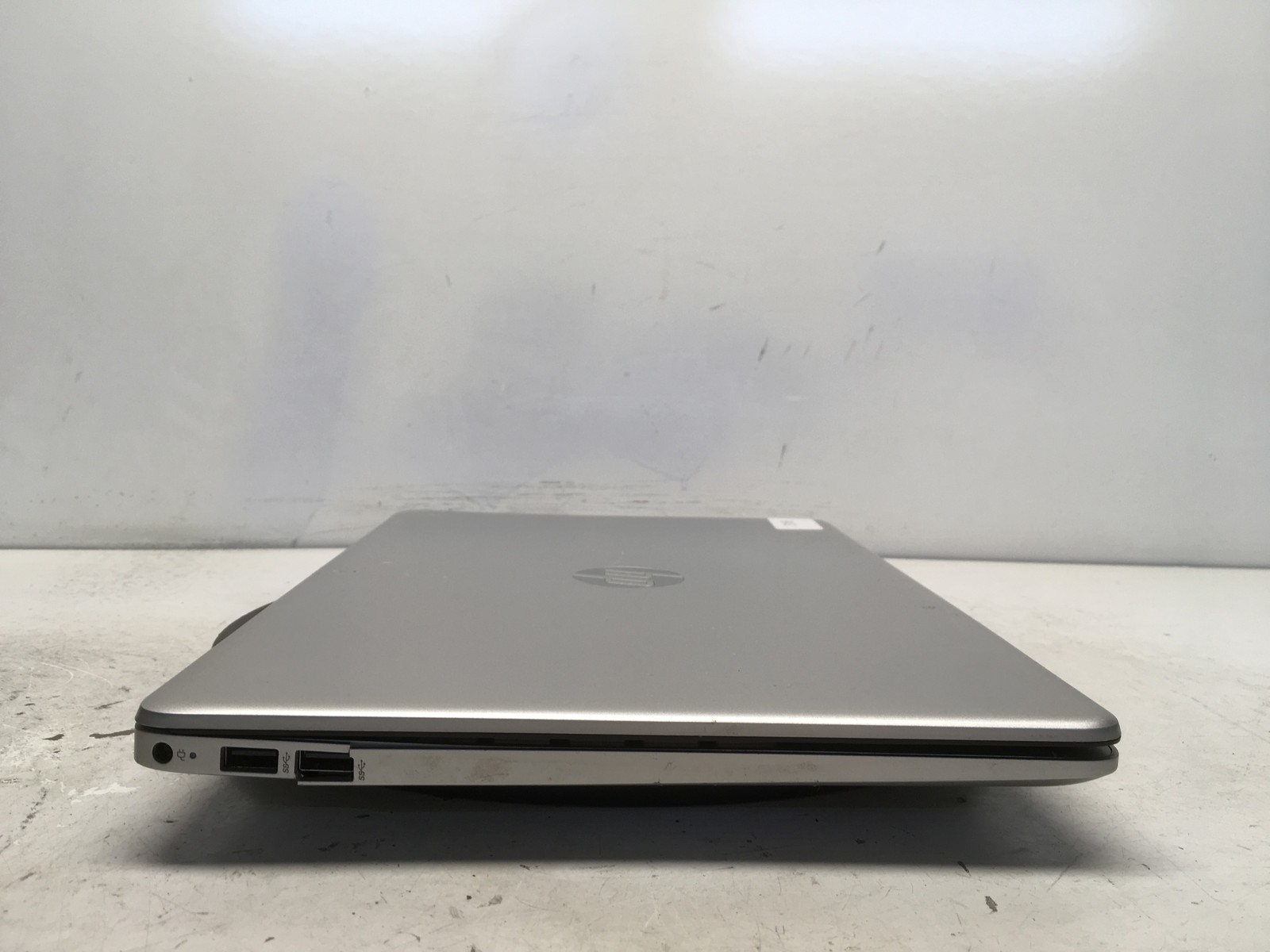 HP Pavilion 15-DY1059MS Intel i5 10th gen No RAM NO HDD No Batt