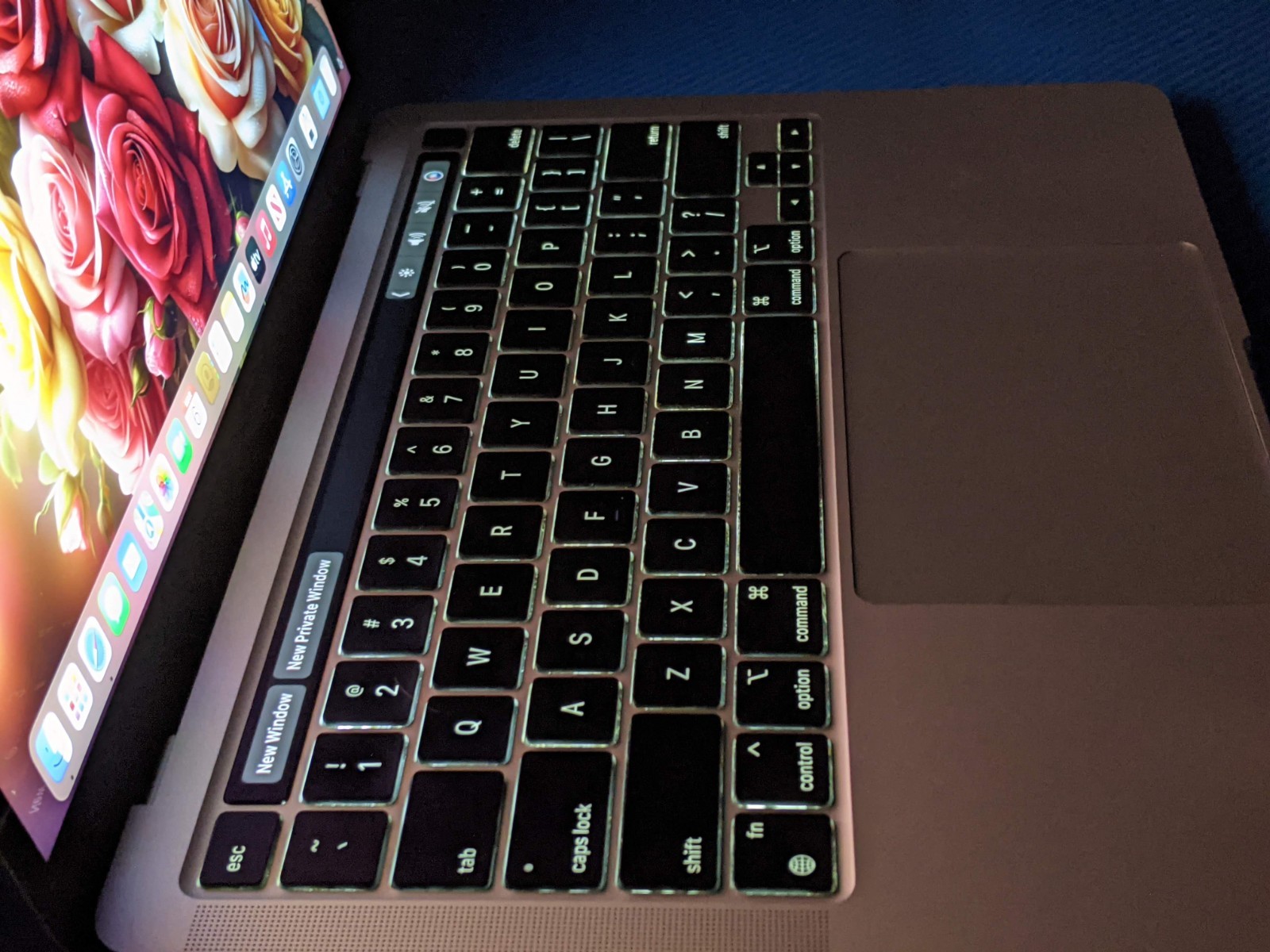 Apple MacBook Pro (2020) A2338 MYDA2LL/A 13.3″ M1 8CPU/8GPU 3.2GHz 8GB 256GB +PA
