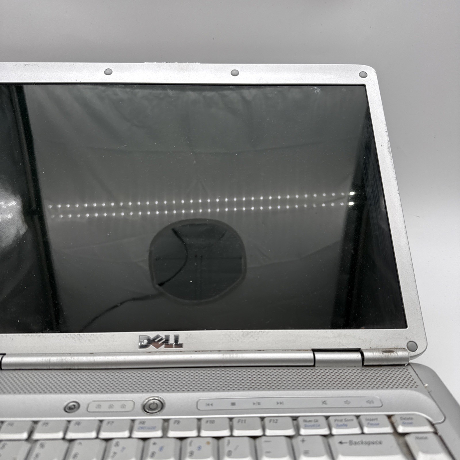Dell Insprion 1525 intel Cpu 2.16ghz, 4gb ram, 120 HDD, Boot Bios, Batt, No OS