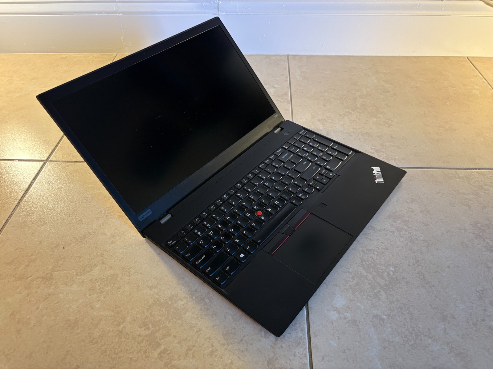 Lenovo ThinkPad T590 i7-8565U 16GB RAM 512GB SSD Windows 11 Pro 15.6″ Laptop