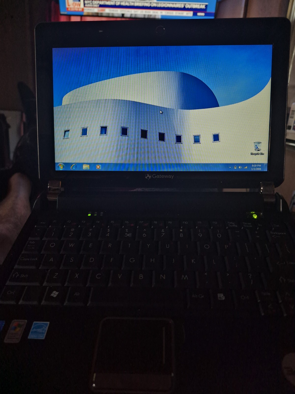Gateway KAV60 Retro Mini Gaming Laptop Intel Atom 1.60GHz 1GB Win 7, no charger