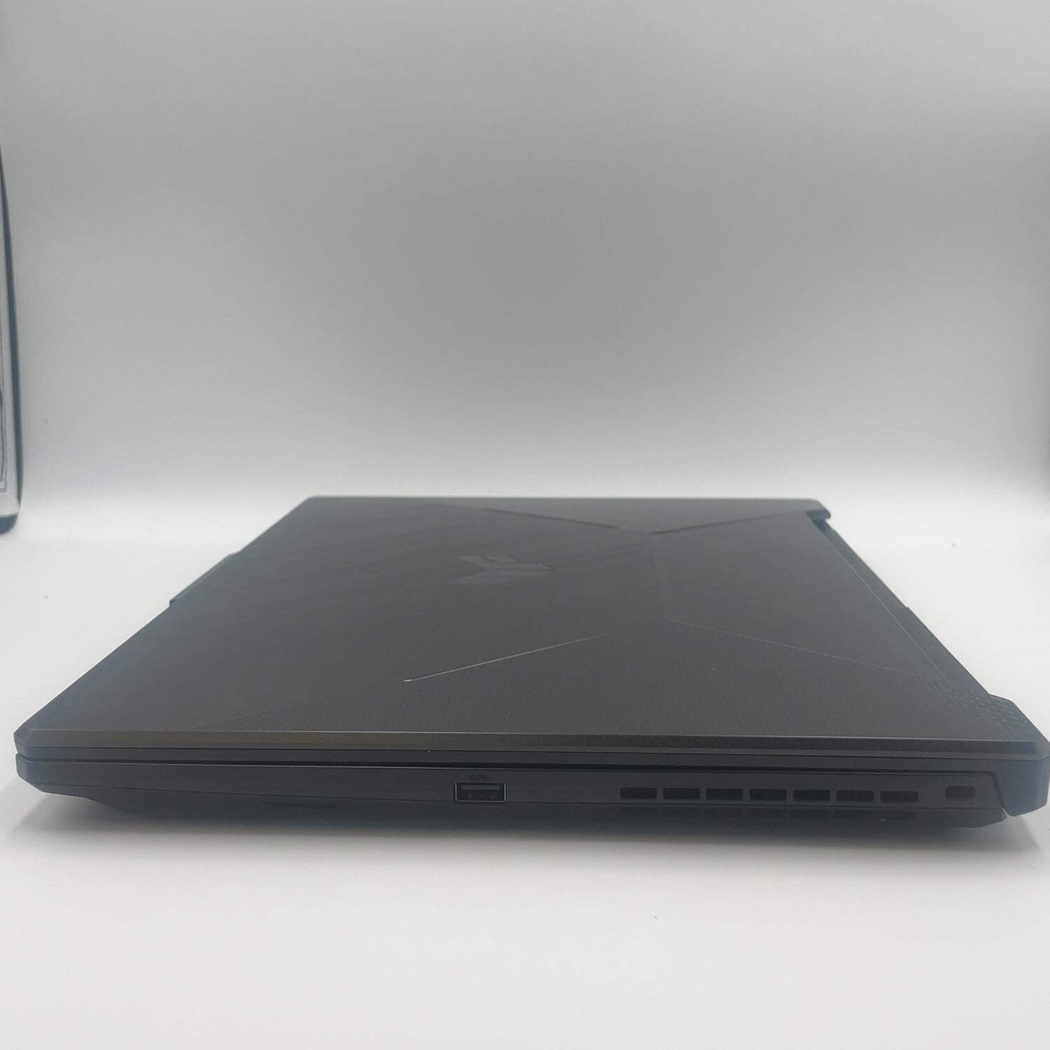 Asus TUF A17 FA706N 17.3″ Ryzen 5 7535HS 16GB RAM 512GB SSD GeForce RTX 2050