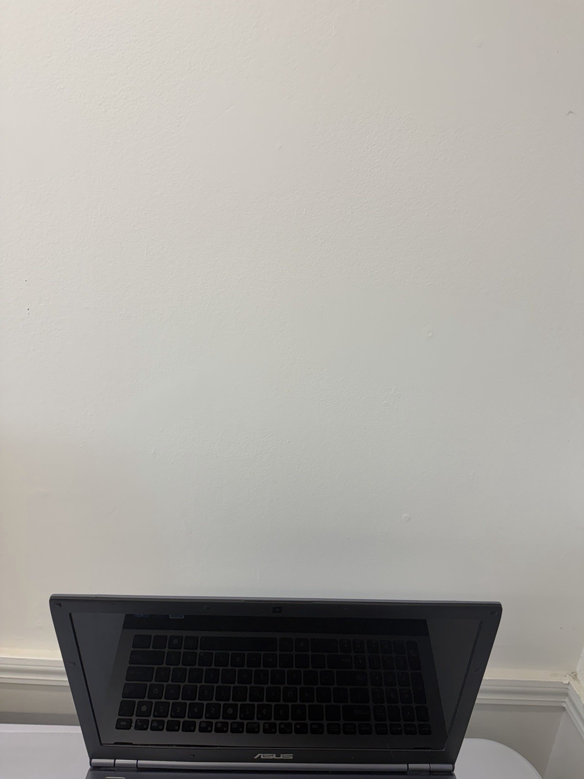 Asus U56E Laptop – Screen Leaking Light – Intel i5-2410M – Read Des