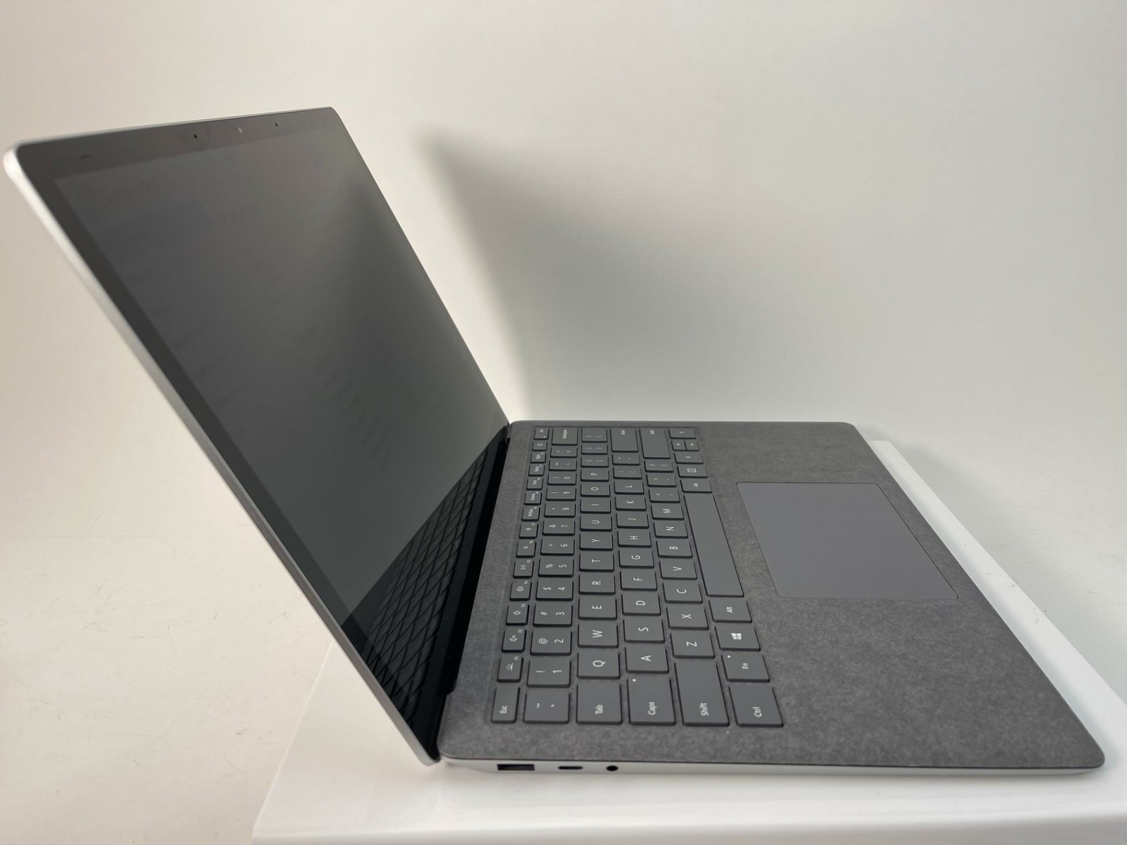 Microsoft Surface Laptop 3, 13.5″ Touch, i5-1035G7, 8GB, 128GB SSD – VGY-00001