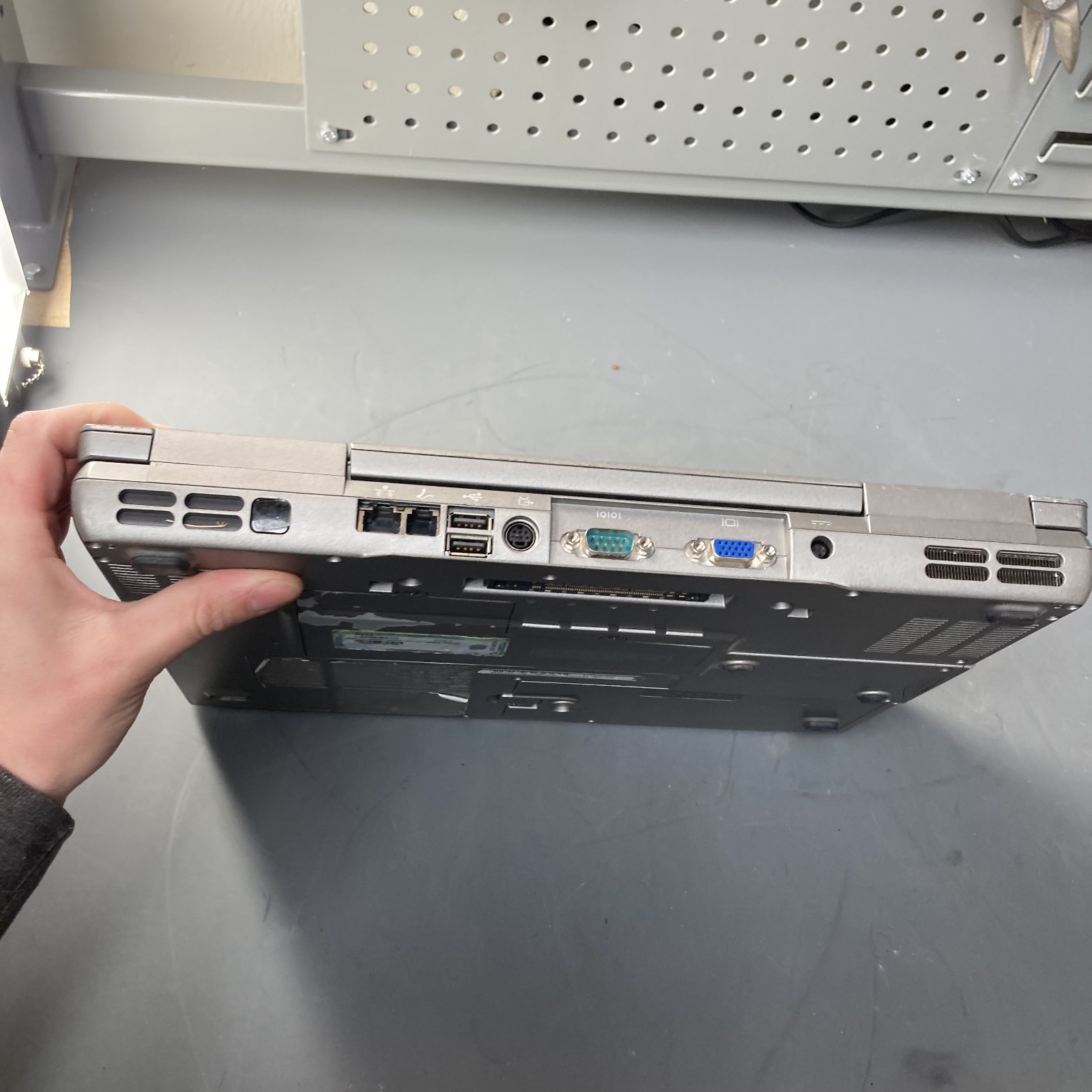 Dell Latitude D810 Laptop Pentium M 1.86GHz 2GB RAM No HDD NO OS