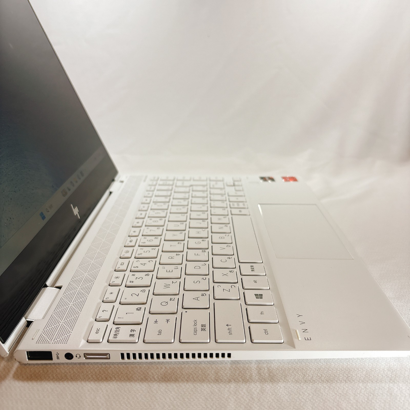 HP Envy x360 13.3″ Ryzen 5 3500U 8GB RAM 256GB SSD White 2in1 convertible #1031