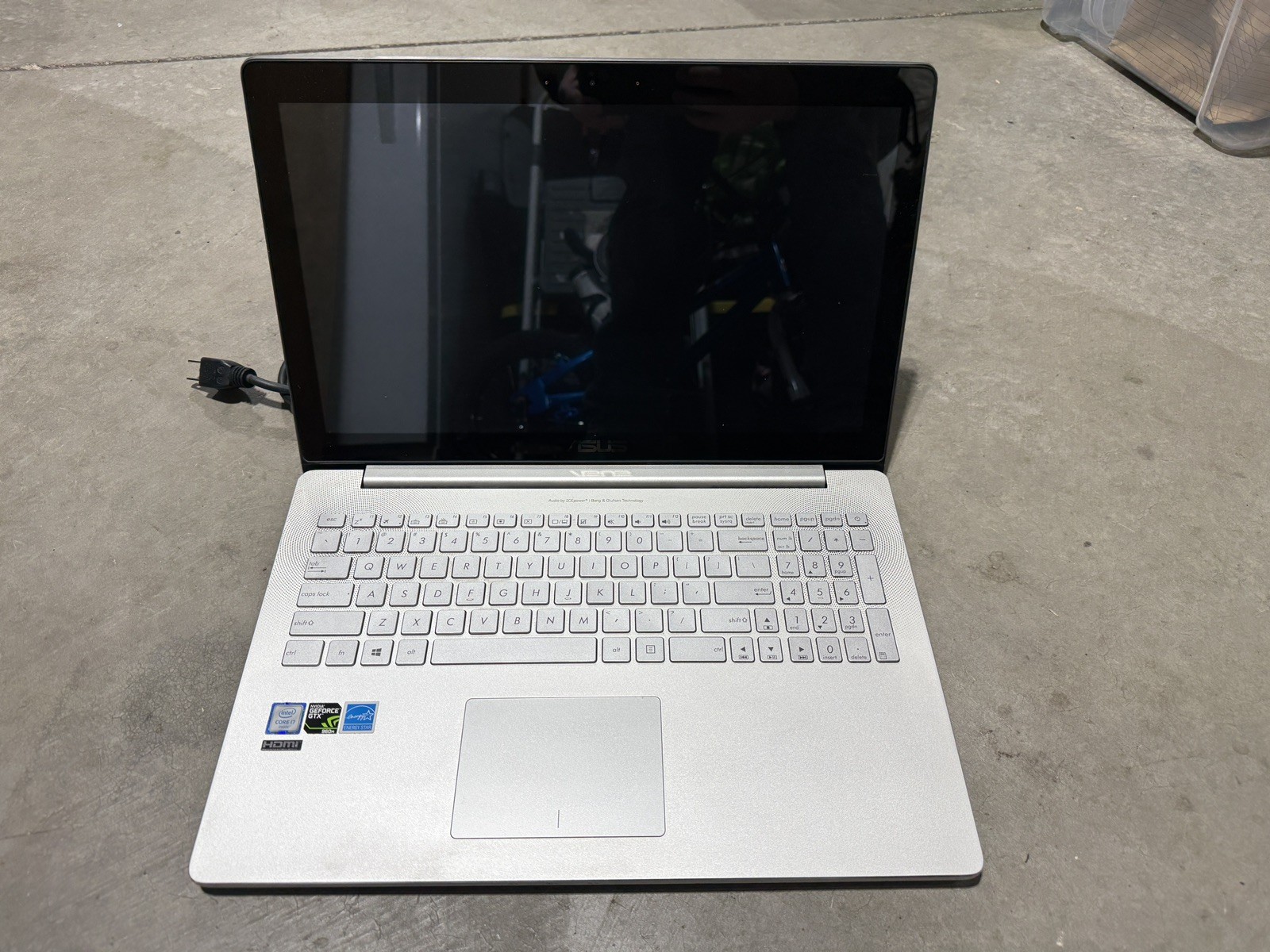 Asus Zenbook UX501V I7-6700HQ 16GB 512GB Win10 W/ AC Adapter