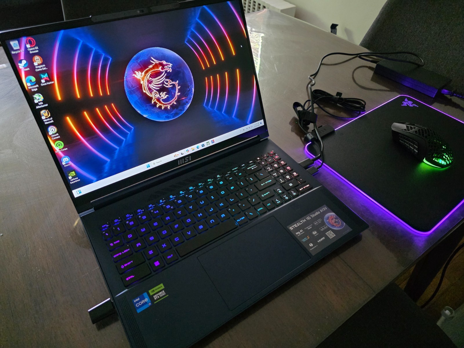 MSI Stealth 16 Studio SteelSeries Aerox 9 Wireless Razer Firefly V2 Pro