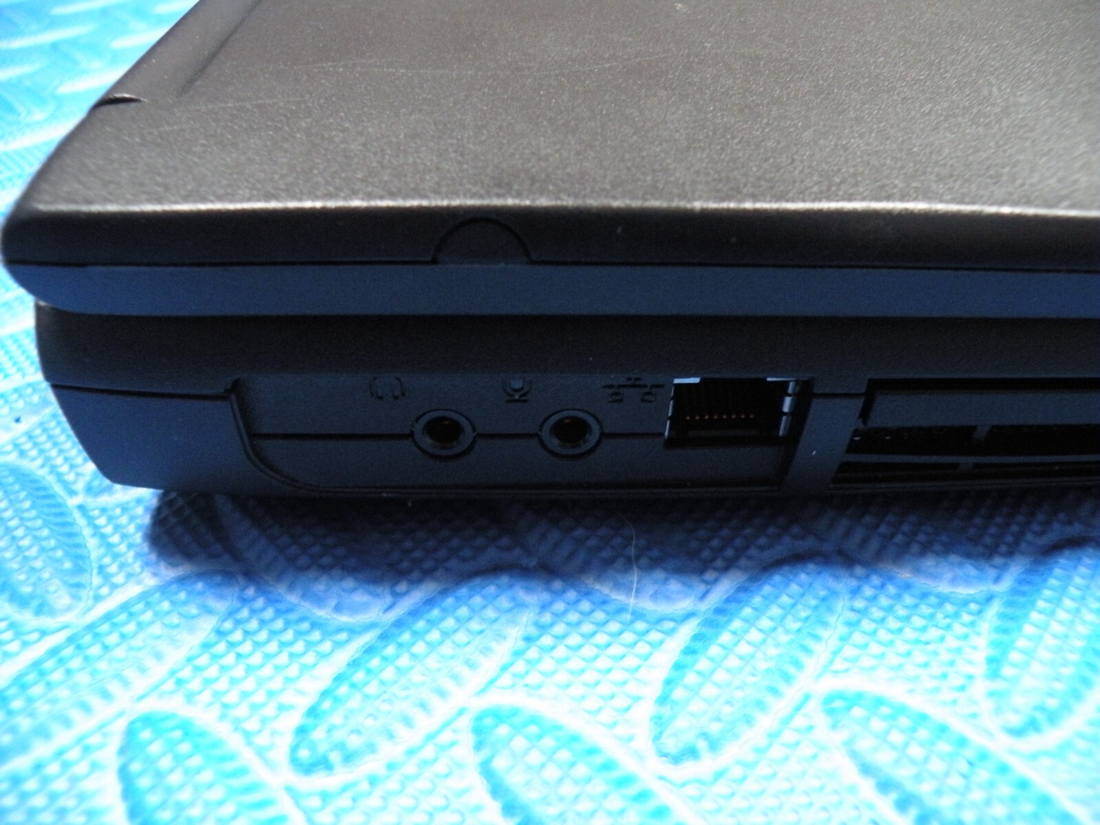 Dell Inspiron 2650 PP04L 1.80GHz 789MHz 256MB Ram 4GHD Laptop w/ Power Cord
