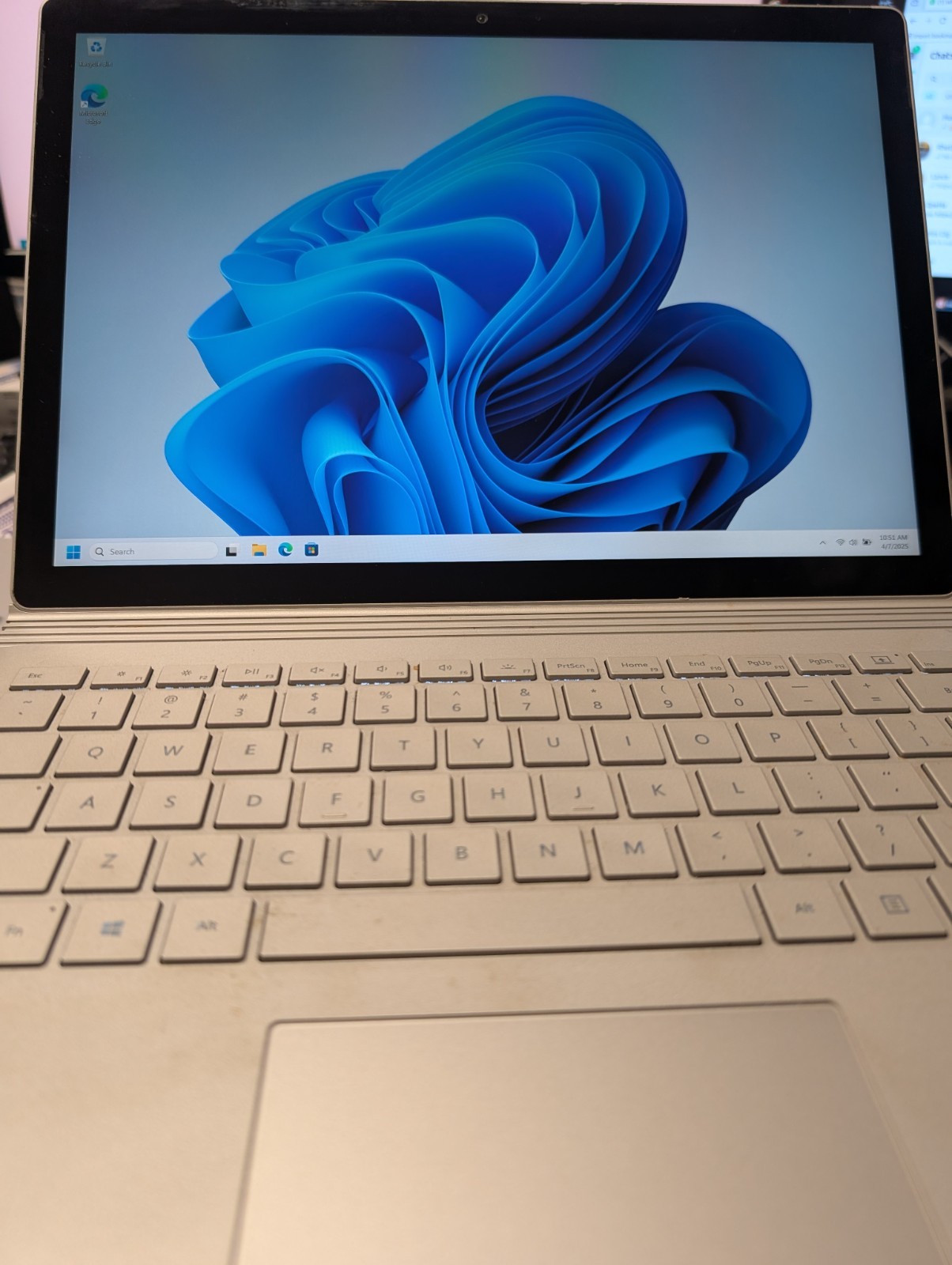 Microsoft Surface Book 2 13.5″ i5-7300U 2.60GHz 8GB RAM 256GB SSD Win11 Pro