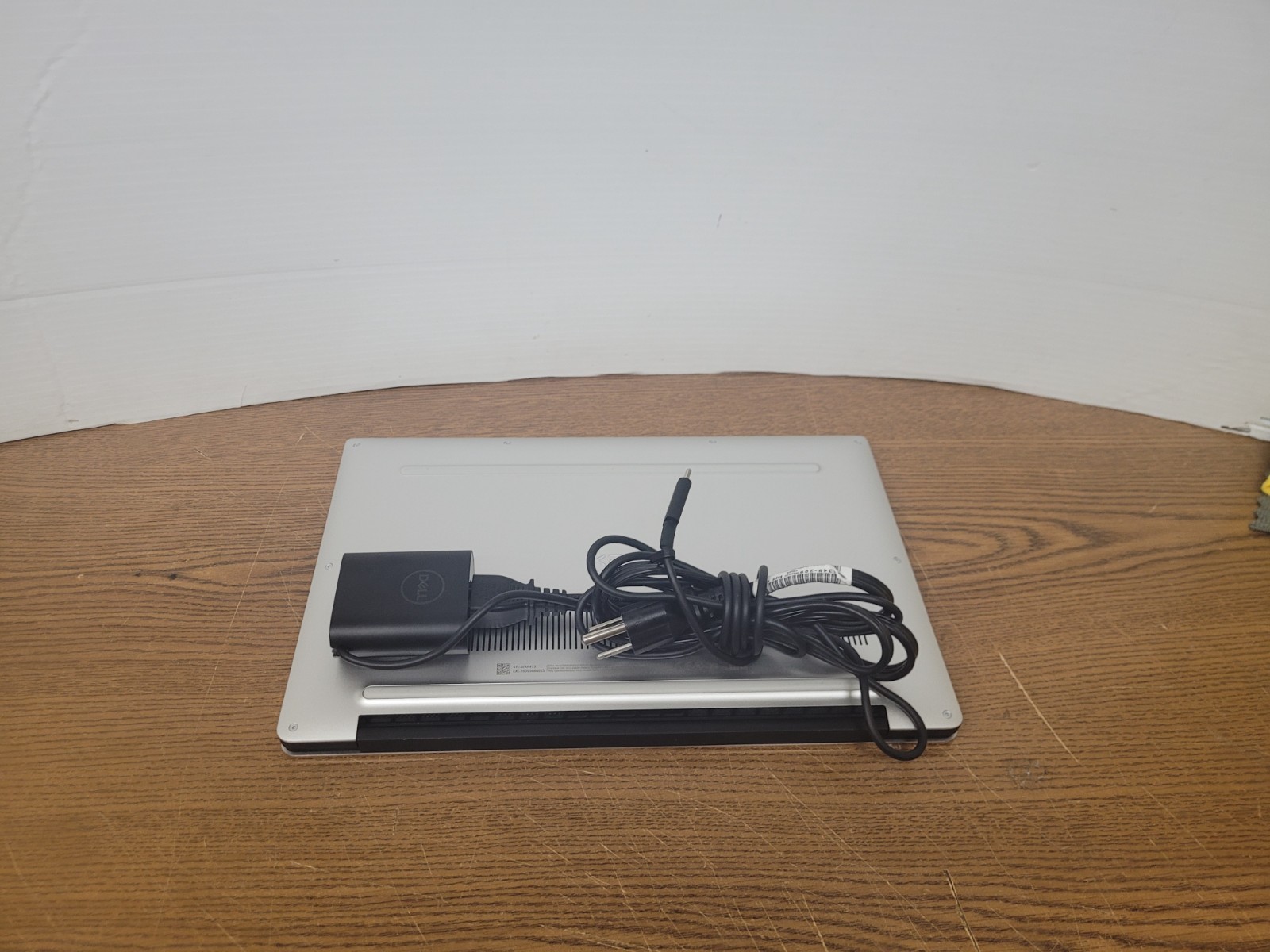 Dell XPS 13 7390 13″ i7-10710u 16GB 512GB – Good