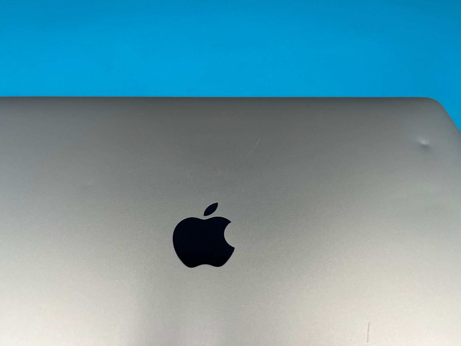 Apple MacBook Pro A2141 16,1 (2019) 16″ 2.40GHz i9-9980HK 32GB 1TB NVME NO OS/AC