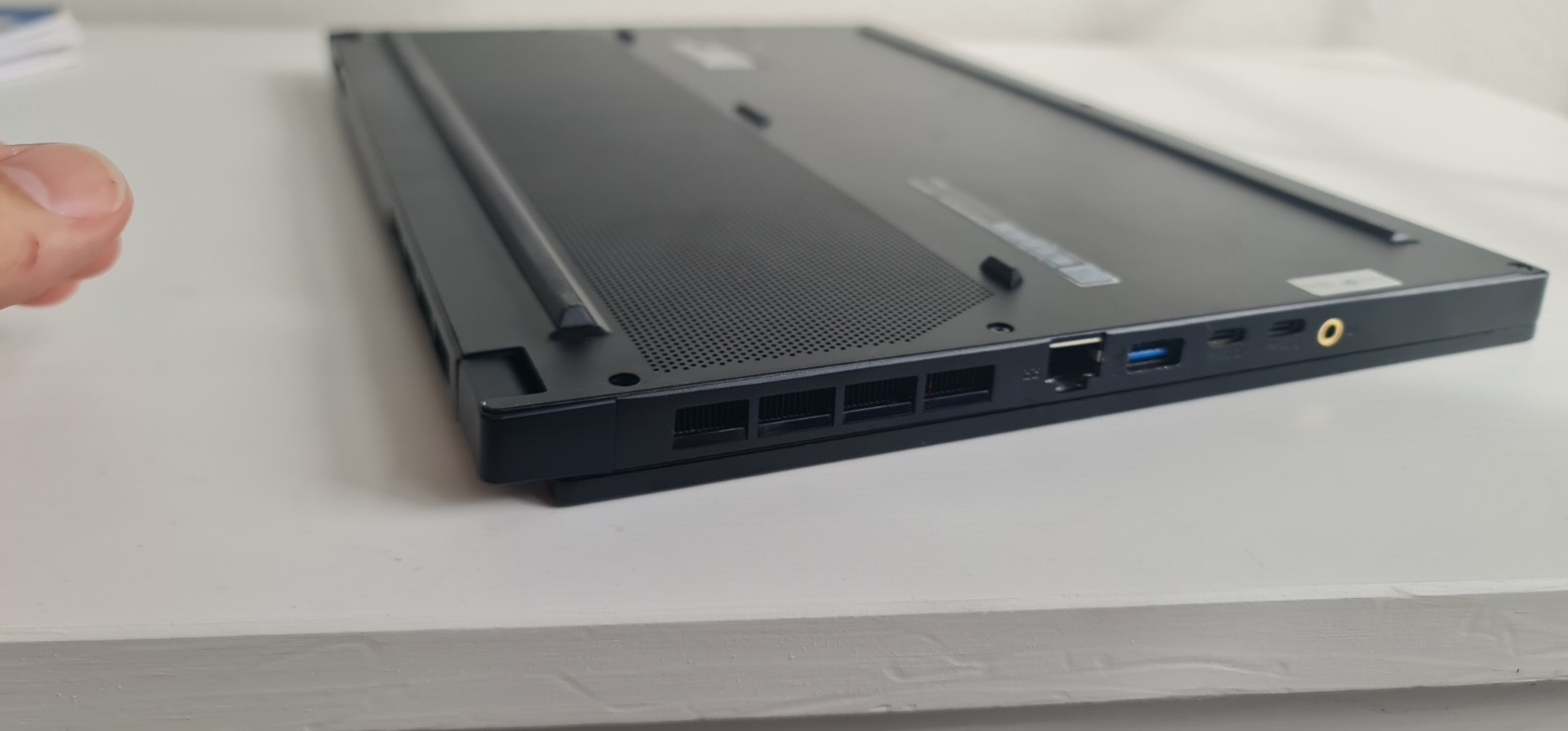 MSI GS66 Stealth (12UGS-039) 15.6” RTX 3070 Ti – 32GB RAM – 360Hz