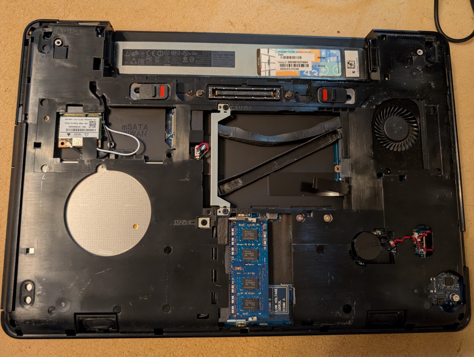 Dell Latitude 5440 14″ Intel Core i3-4030U 1.90GHz 4GB RAM NO HDD NO BATTERY