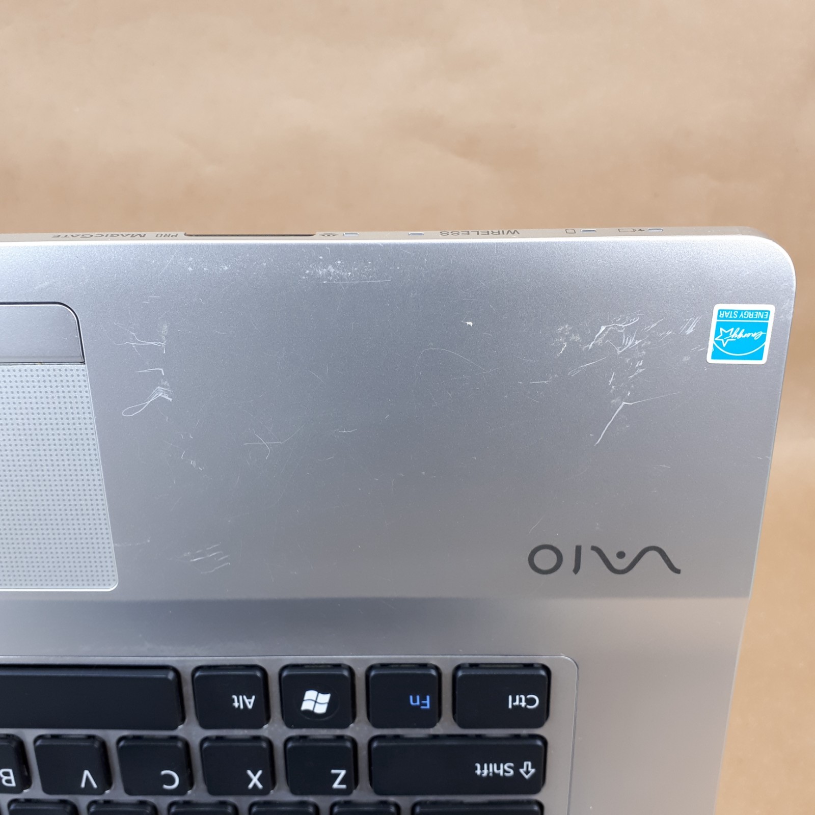 Sony VAIO VGN-FW230J 16.4″ Laptop Core 2 Duo T5800 3GB 250GB Linux Mint Cinnamon