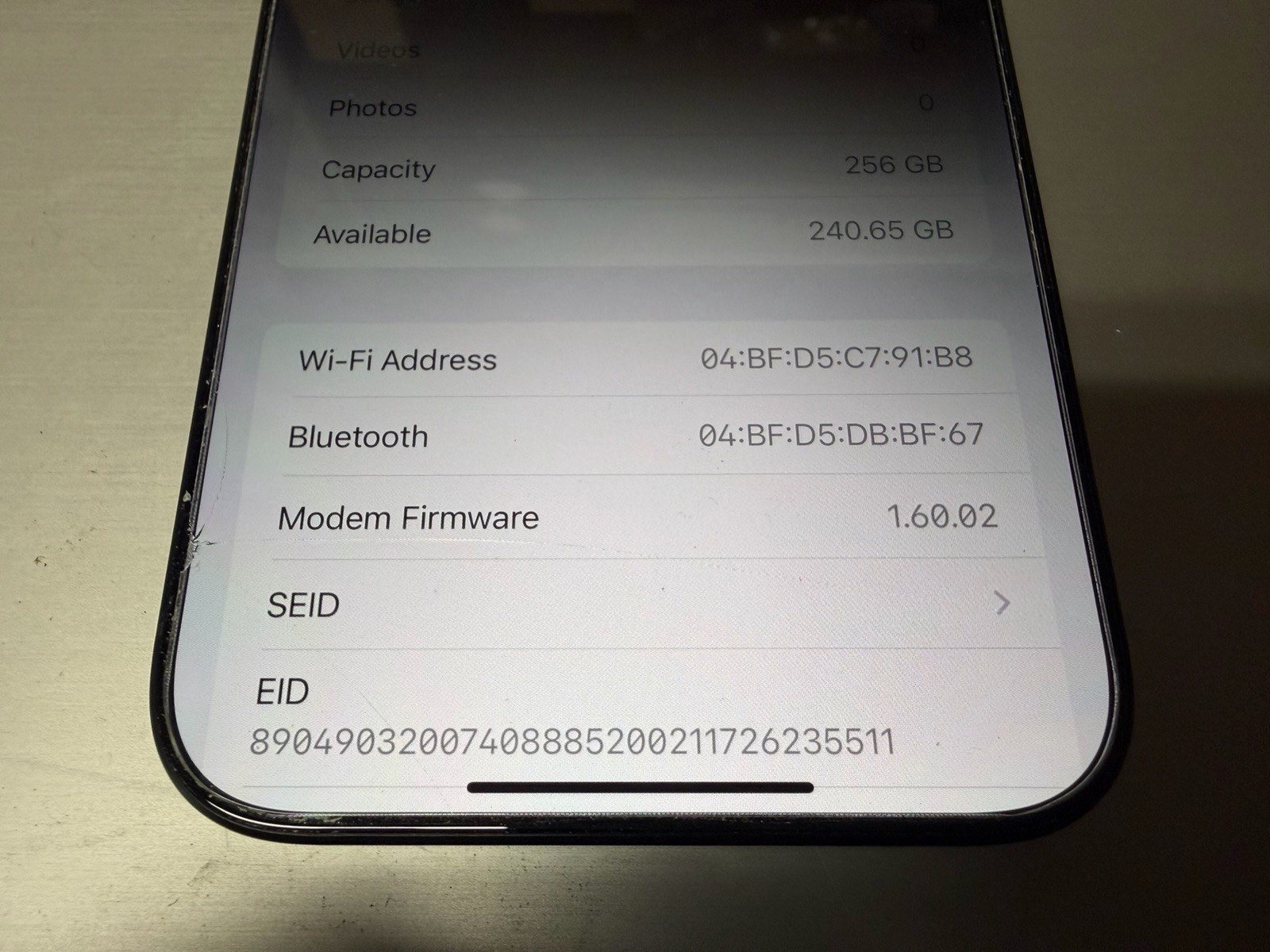 Apple iPhone 16 Pro Max – Spectrum-256 GB Titanium-case Mint-READ Carefully