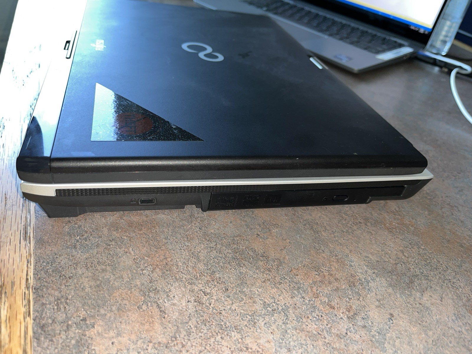 Fujitsu LifeBook T900 Intel Core i5-520M 13″ 4Gb RAM – Ubuntu server