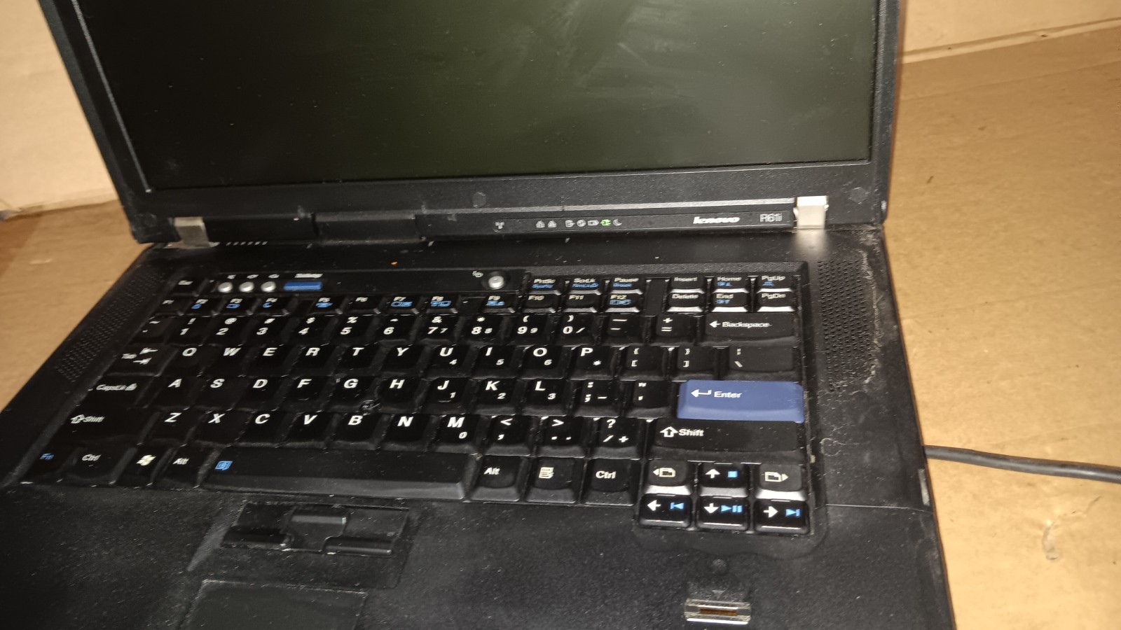 IBM Lenovo ThinkPad R61i Laptop 15.4″ LCD Screen Type 8932-9WU For parts
