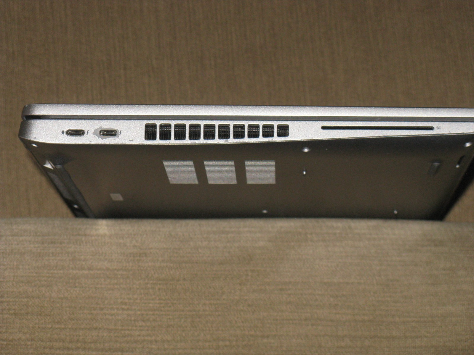 Dell Latitude 5520 i7-1185G7 256GB NVMe 12GB FHD non-touch TB4 FP+SC IR Cam vPro